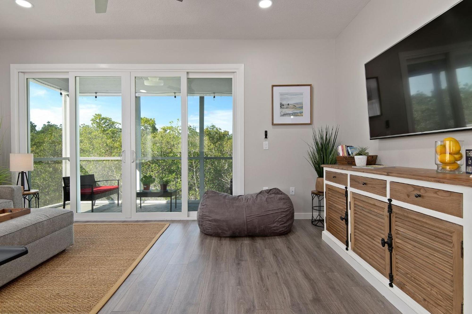 The Tree House! Beautiful Townhome In With Great Amenities Surrounded By Nature! Holiday home Longboat Key