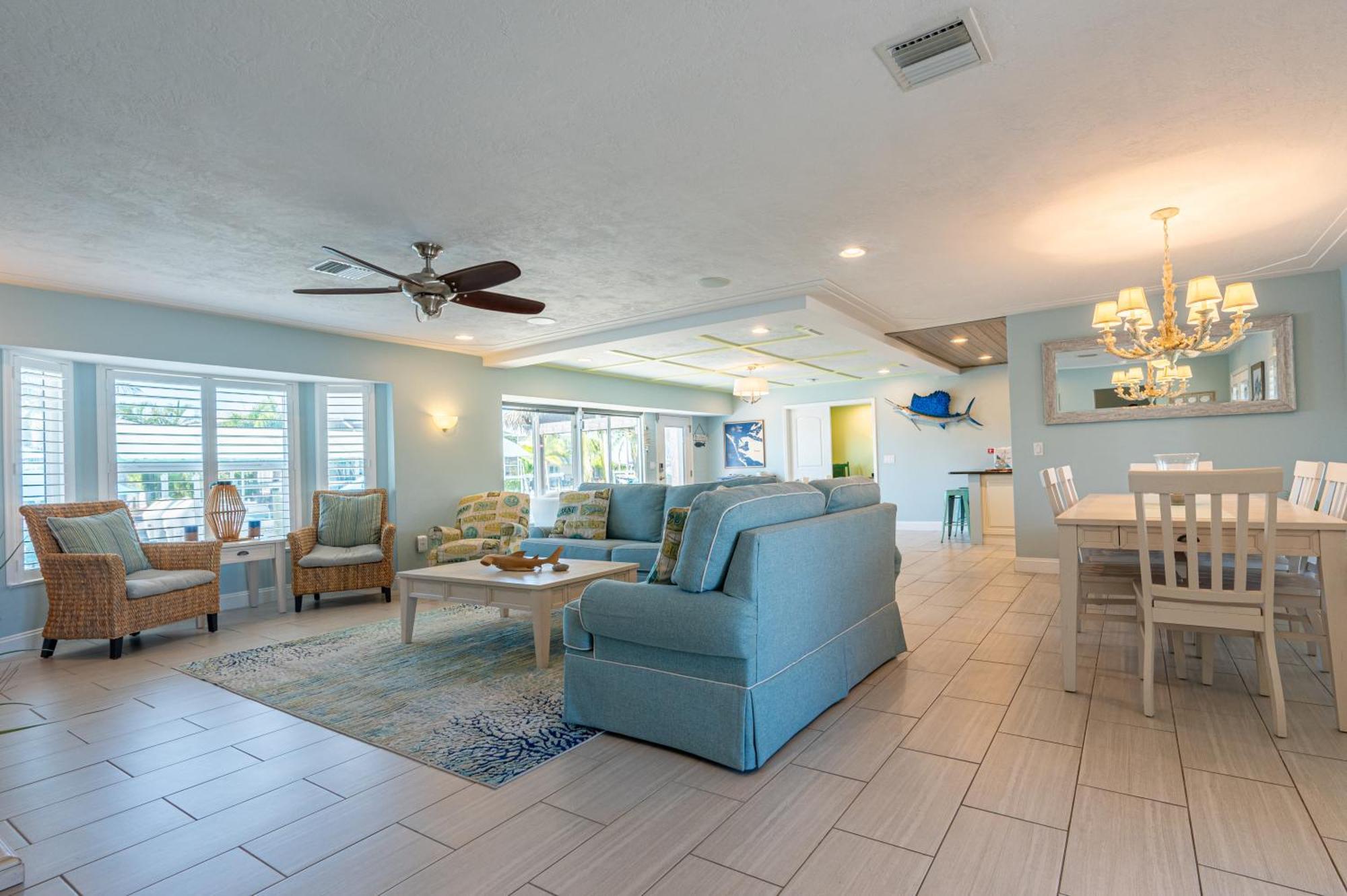 Holiday home Royal Palm Paradise! Waterfront, Private Pool & Hot Tub, Boat Dock!