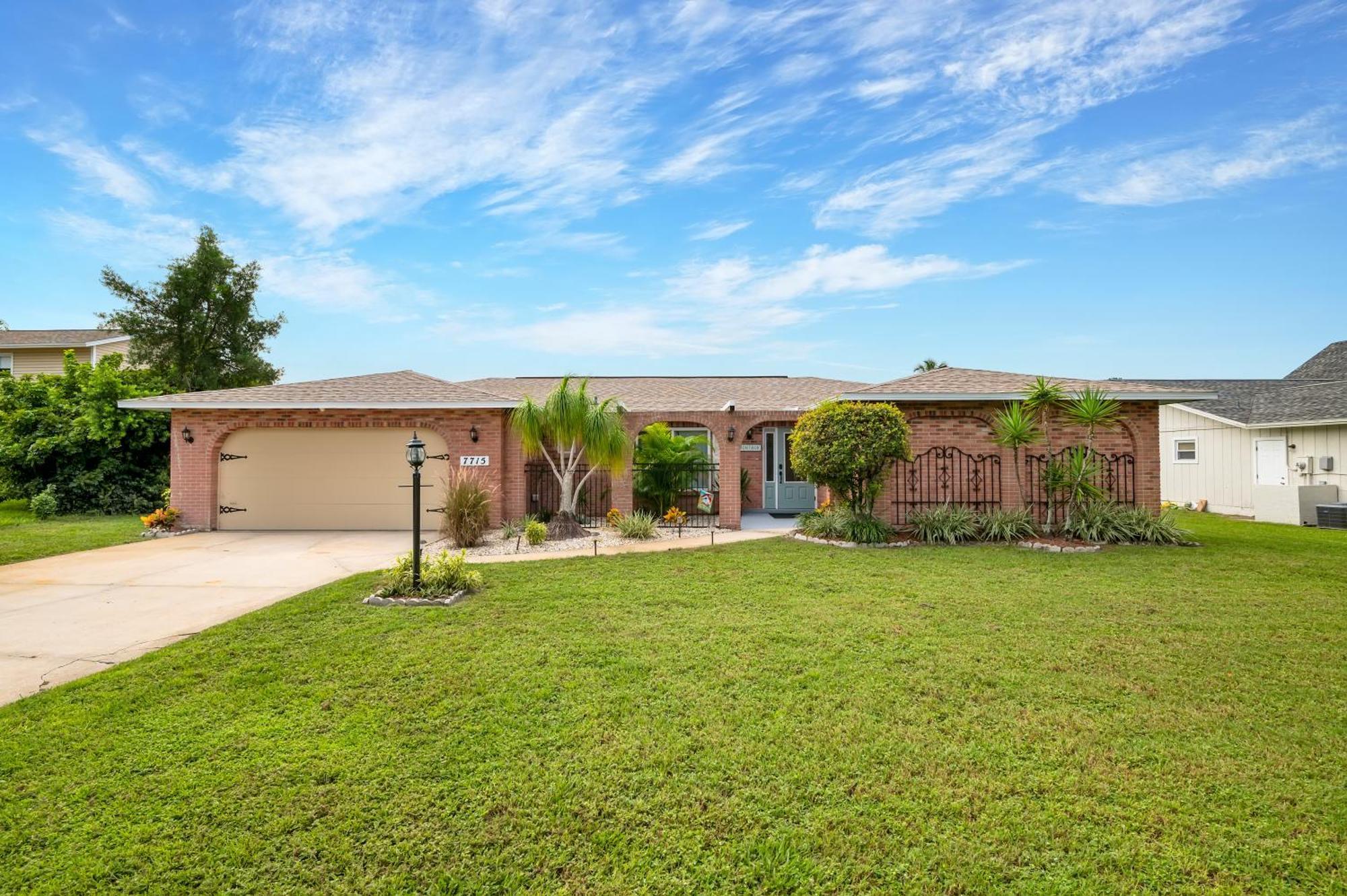 Montauks Point! Private Pool 10 Min Drive To Anna Maria Beaches! *
