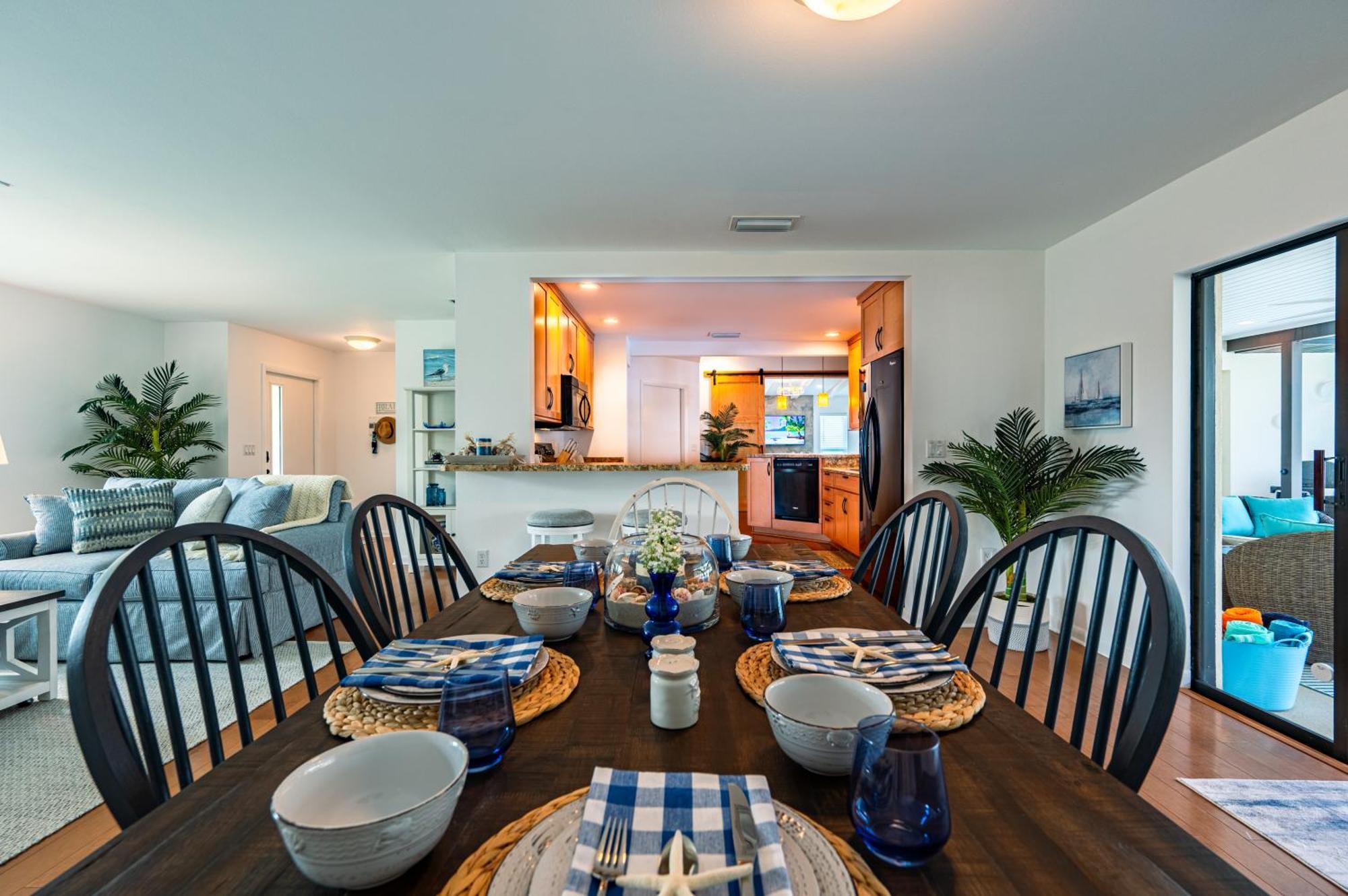 New! House Of Palms! Private Pool Home! Short Drive To Ami Holiday home *
