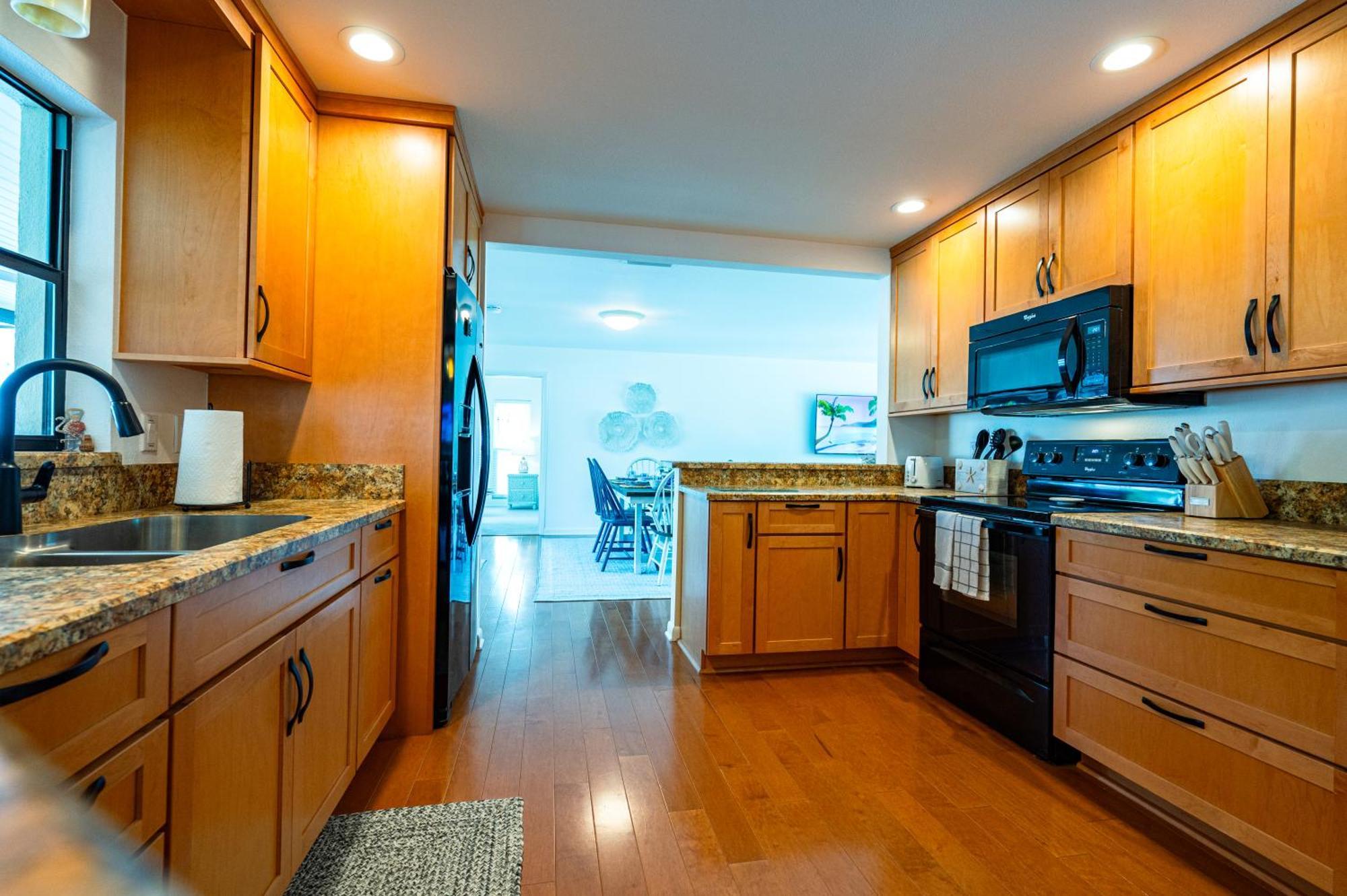 New! House Of Palms! Private Pool Home! Short Drive To Ami Holiday home *