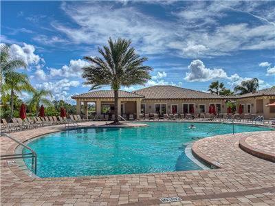 128 Sweet Tree! Lakeside With Private Pool Located In River Golf & Cc * Bradenton
