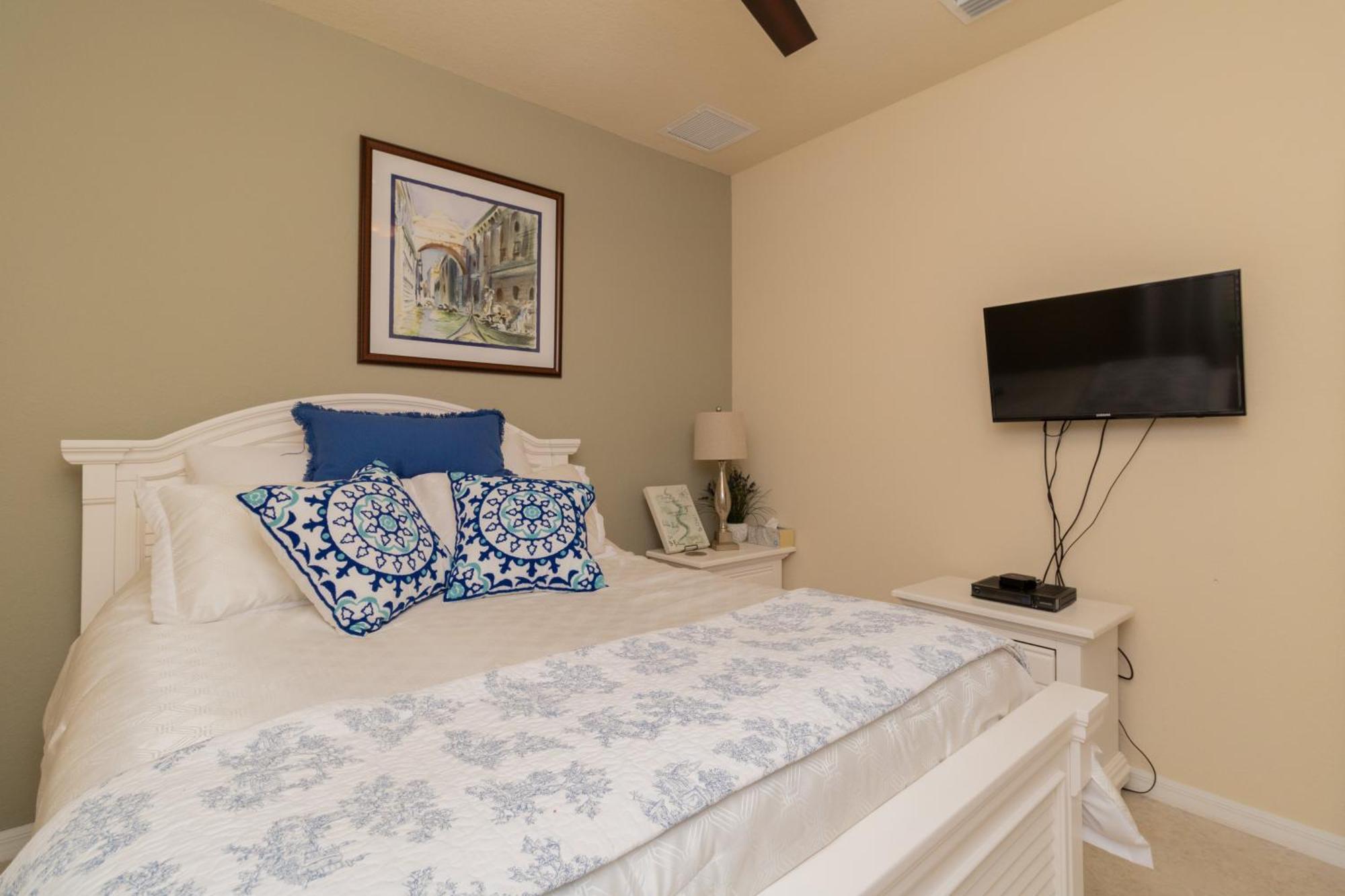 128 Sweet Tree! Lakeside With Private Pool Located In River Golf & Cc Bradenton