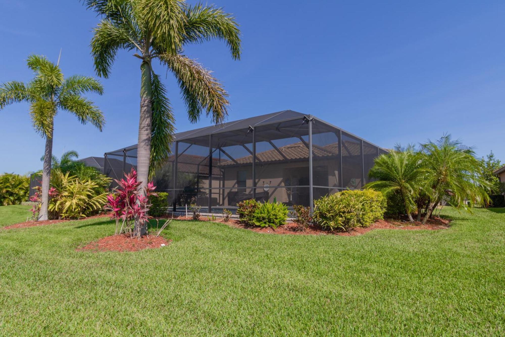 128 Sweet Tree! Lakeside With Private Pool Located In River Golf & Cc