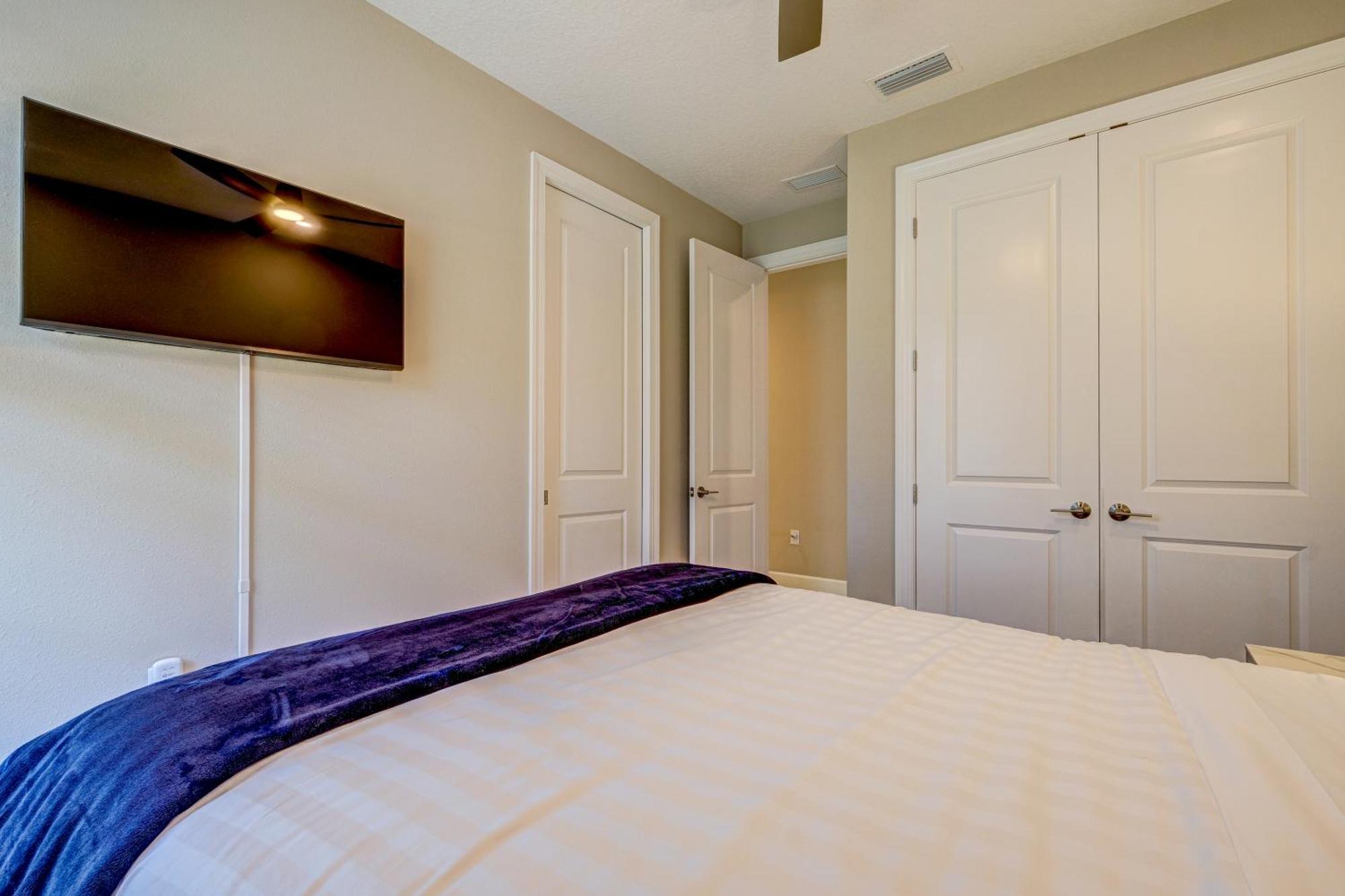 Azario Sunrise ! Active Lifestyle Community! Near Ami And Tampa Bradenton
