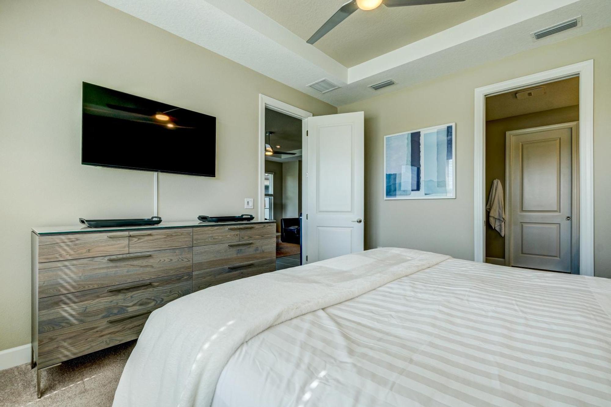 Azario Sunrise ! Active Lifestyle Community! Near Ami And Tampa