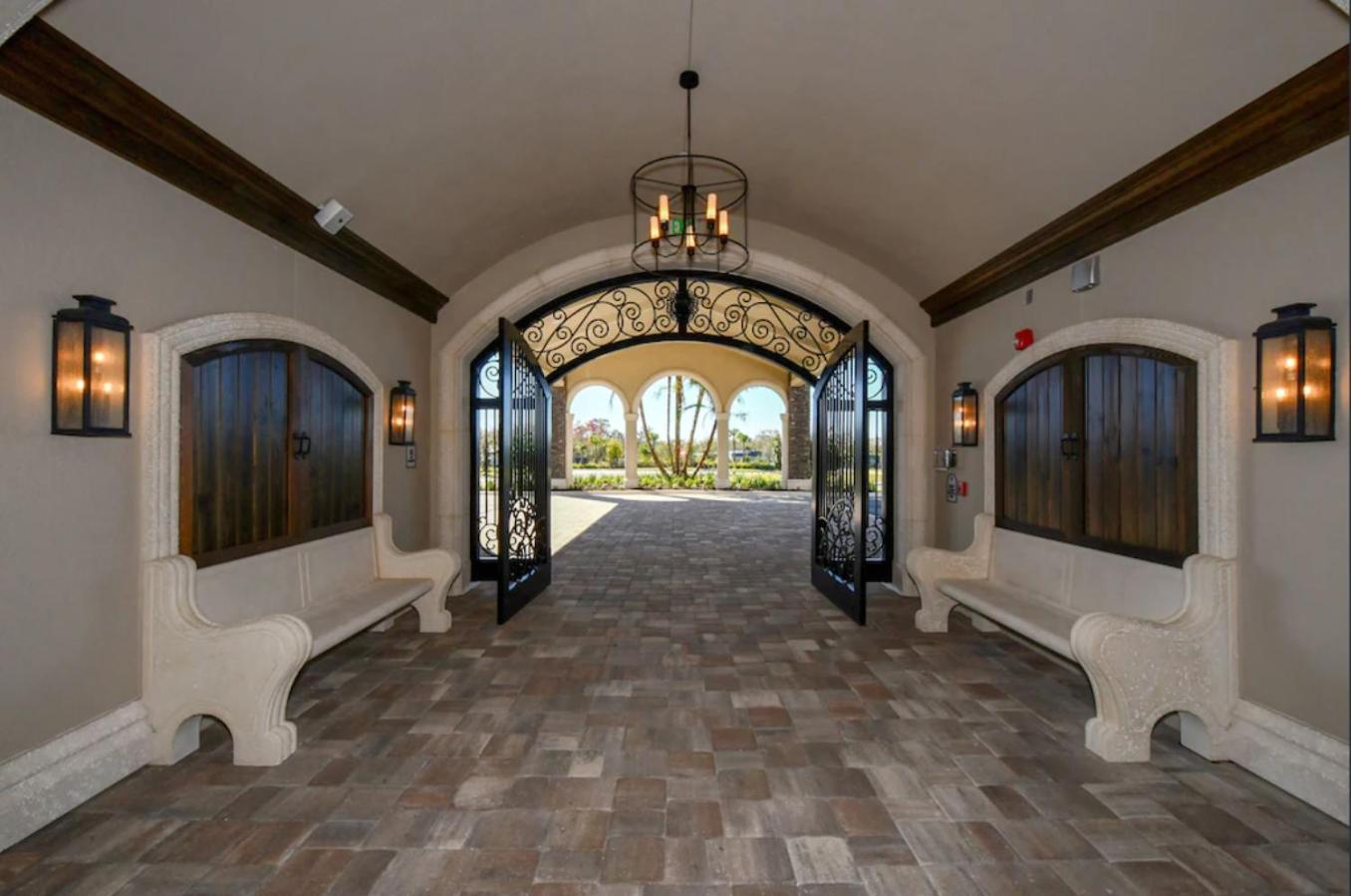 12th Hole Hideaway! Ground Floor At Lakewood National Golf Club! Holiday home