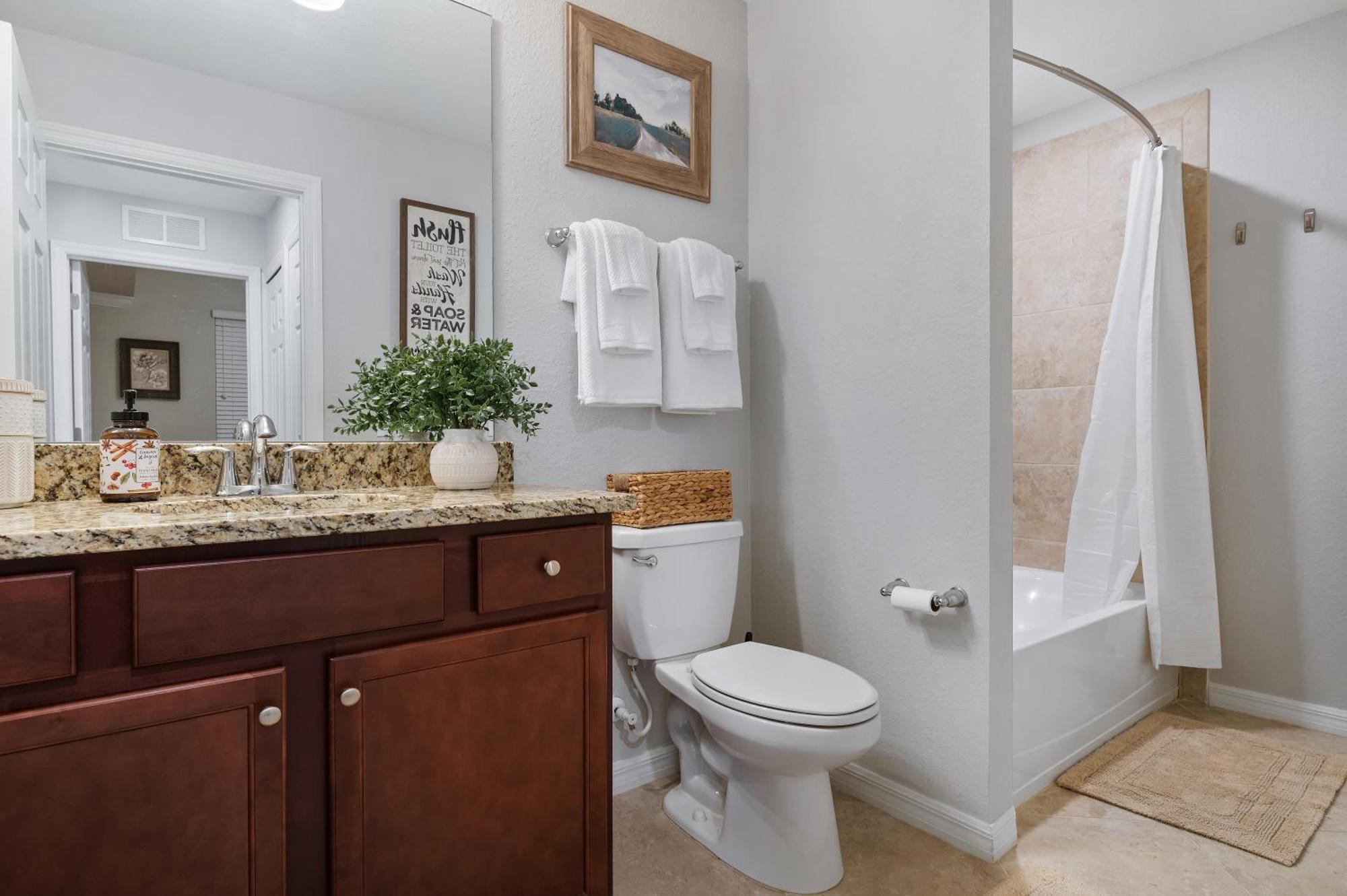 12th Hole Hideaway! Ground Floor At Lakewood National Golf Club! * Bradenton