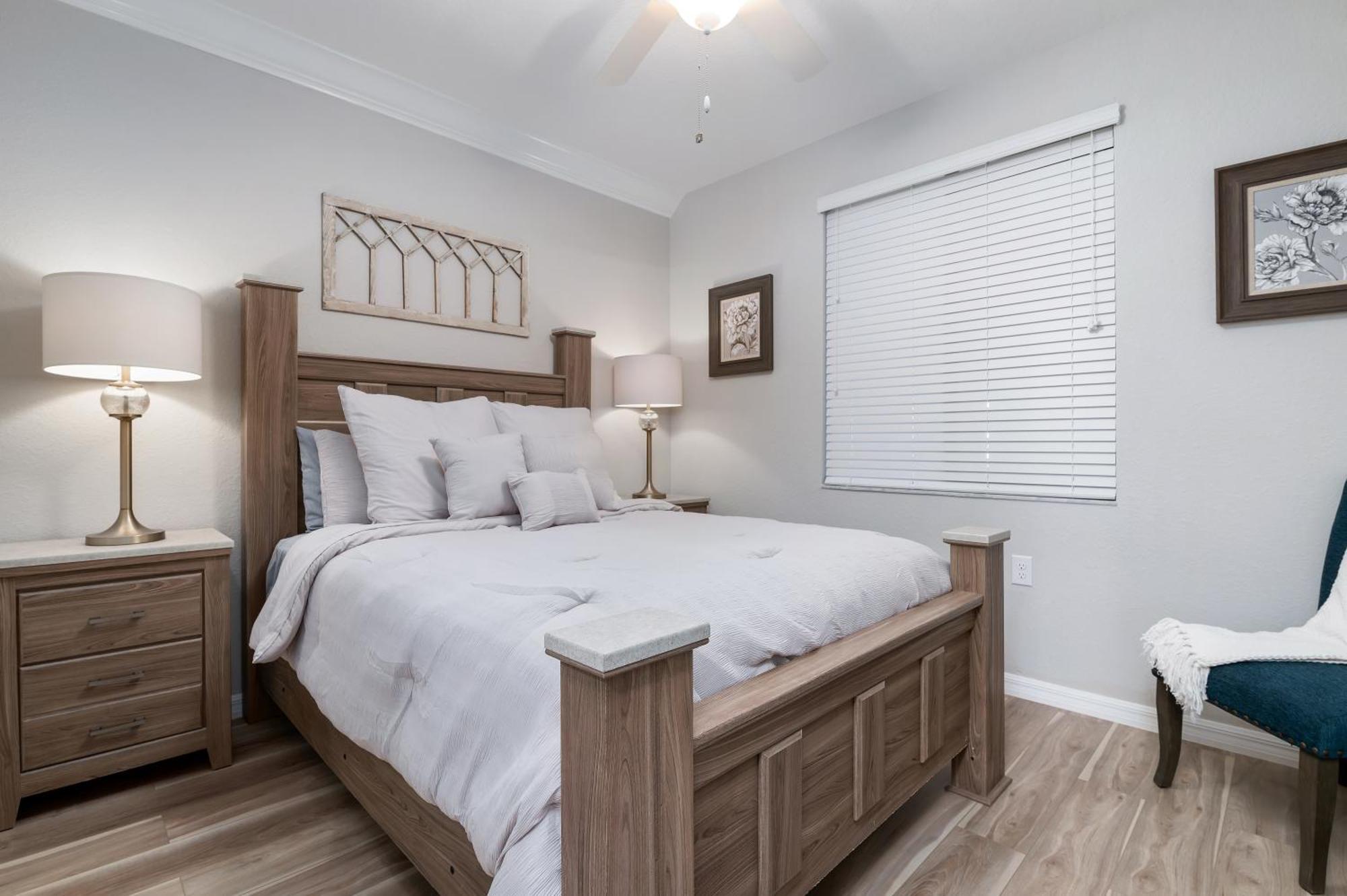 12th Hole Hideaway! Ground Floor At Lakewood National Golf Club! Holiday home Bradenton