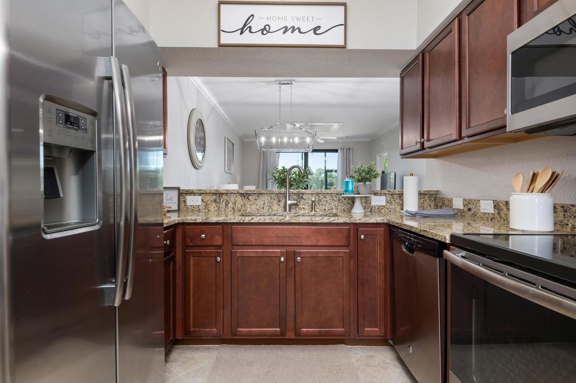 12th Hole Hideaway! Ground Floor At Lakewood National Golf Club! *