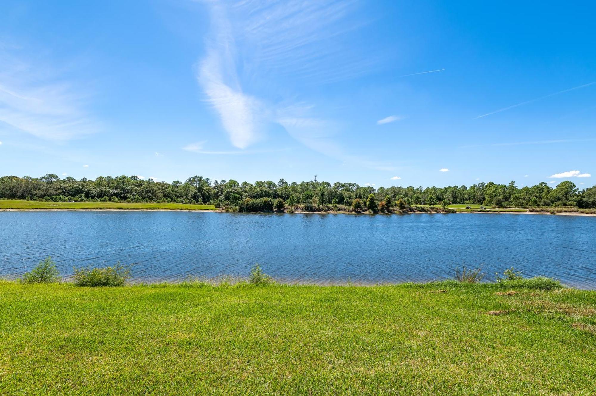 12th Hole Hideaway! Ground Floor At Lakewood National Golf Club! Holiday home