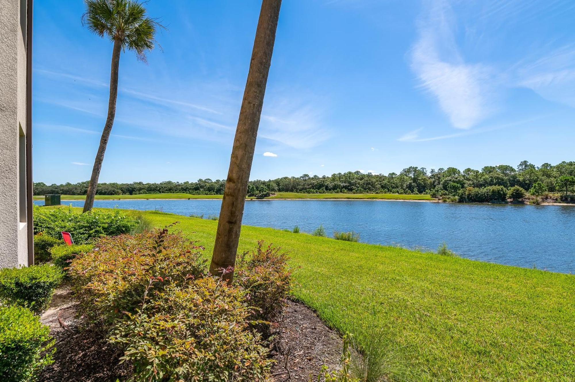 12th Hole Hideaway! Ground Floor At Lakewood National Golf Club! Bradenton