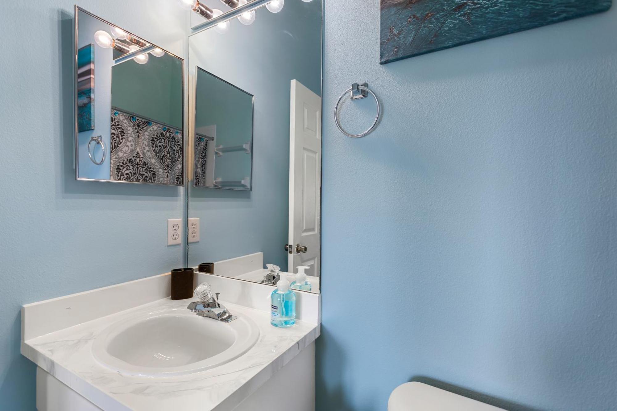 Cappy Hour! Lakefront Townhome With Backyard Paradise And Amazing Community Amenities! *