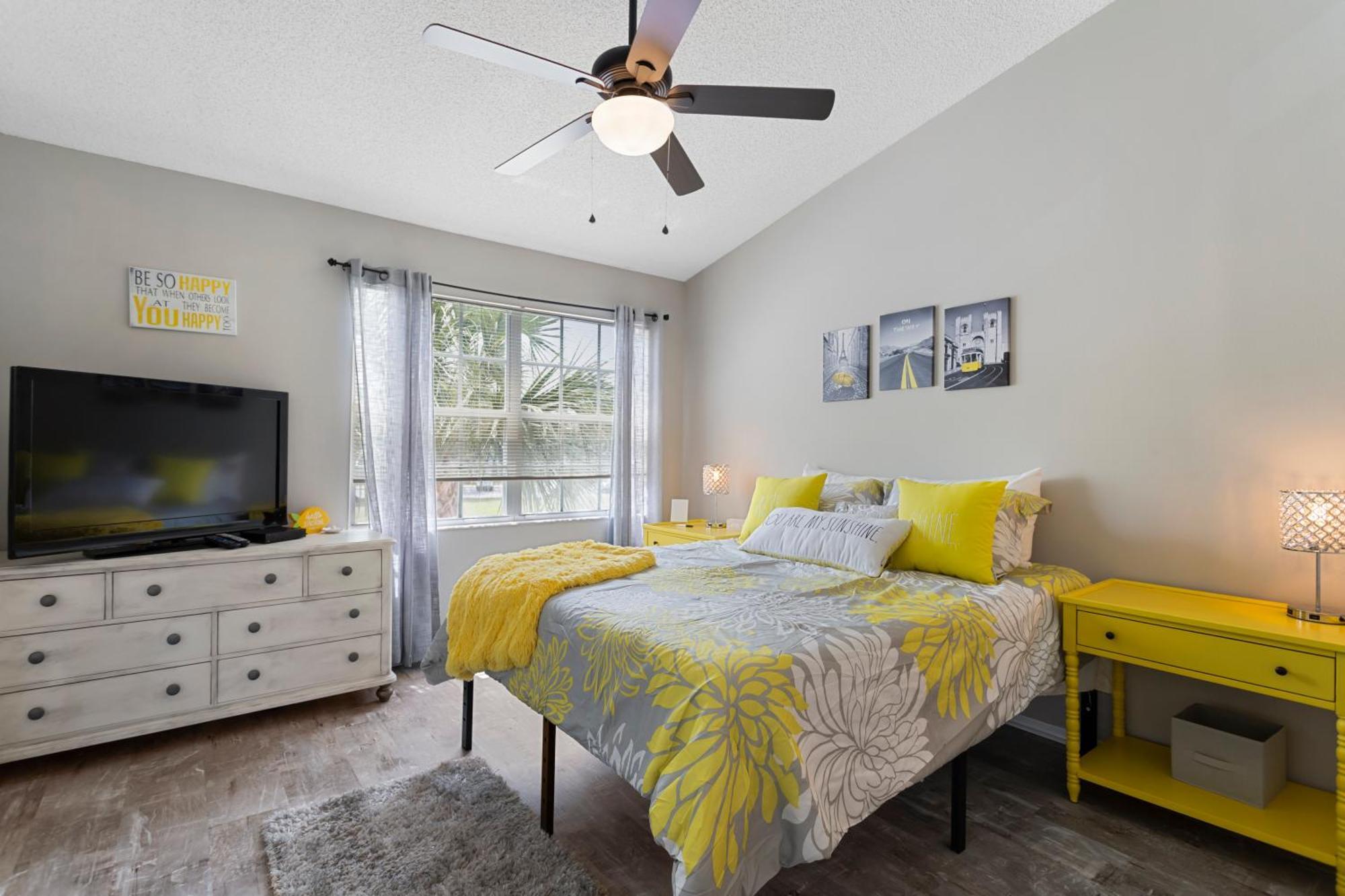 Holiday home Cappy Hour! Lakefront Townhome With Backyard Paradise And Amazing Community Amenities!