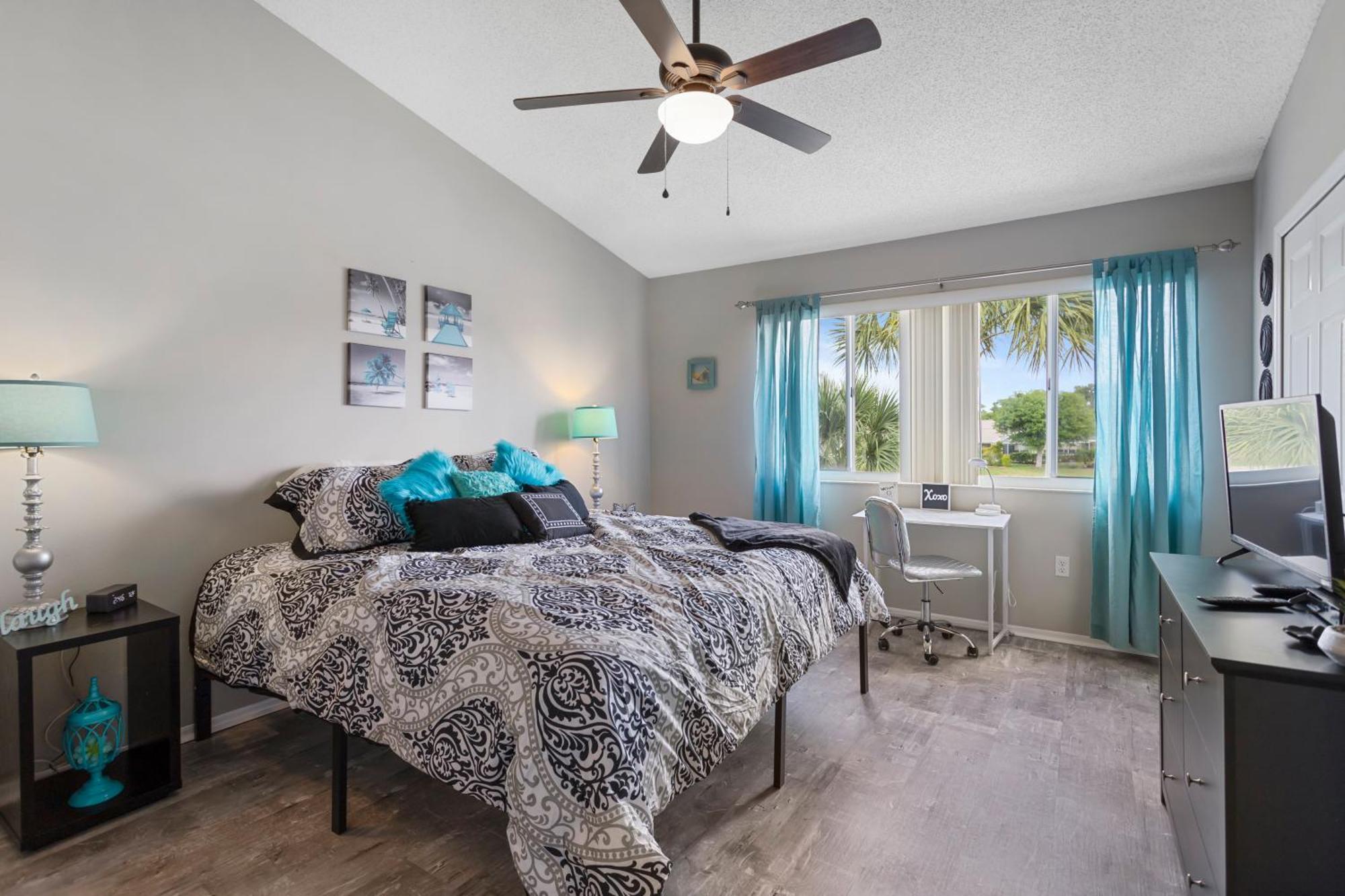 Cappy Hour! Lakefront Townhome With Backyard Paradise And Amazing Community Amenities! Bradenton