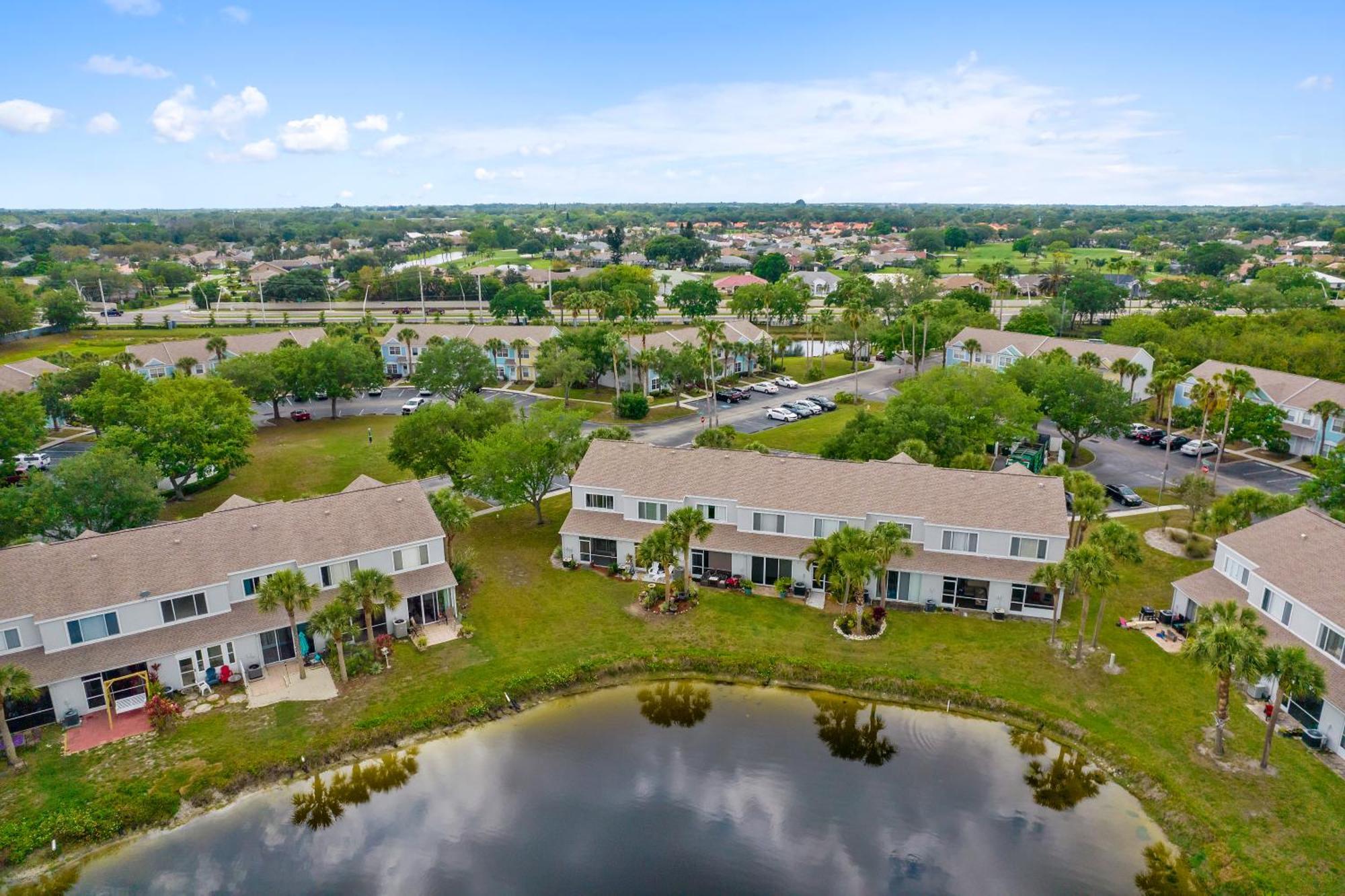 Cappy Hour! Lakefront Townhome With Backyard Paradise And Amazing Community Amenities!