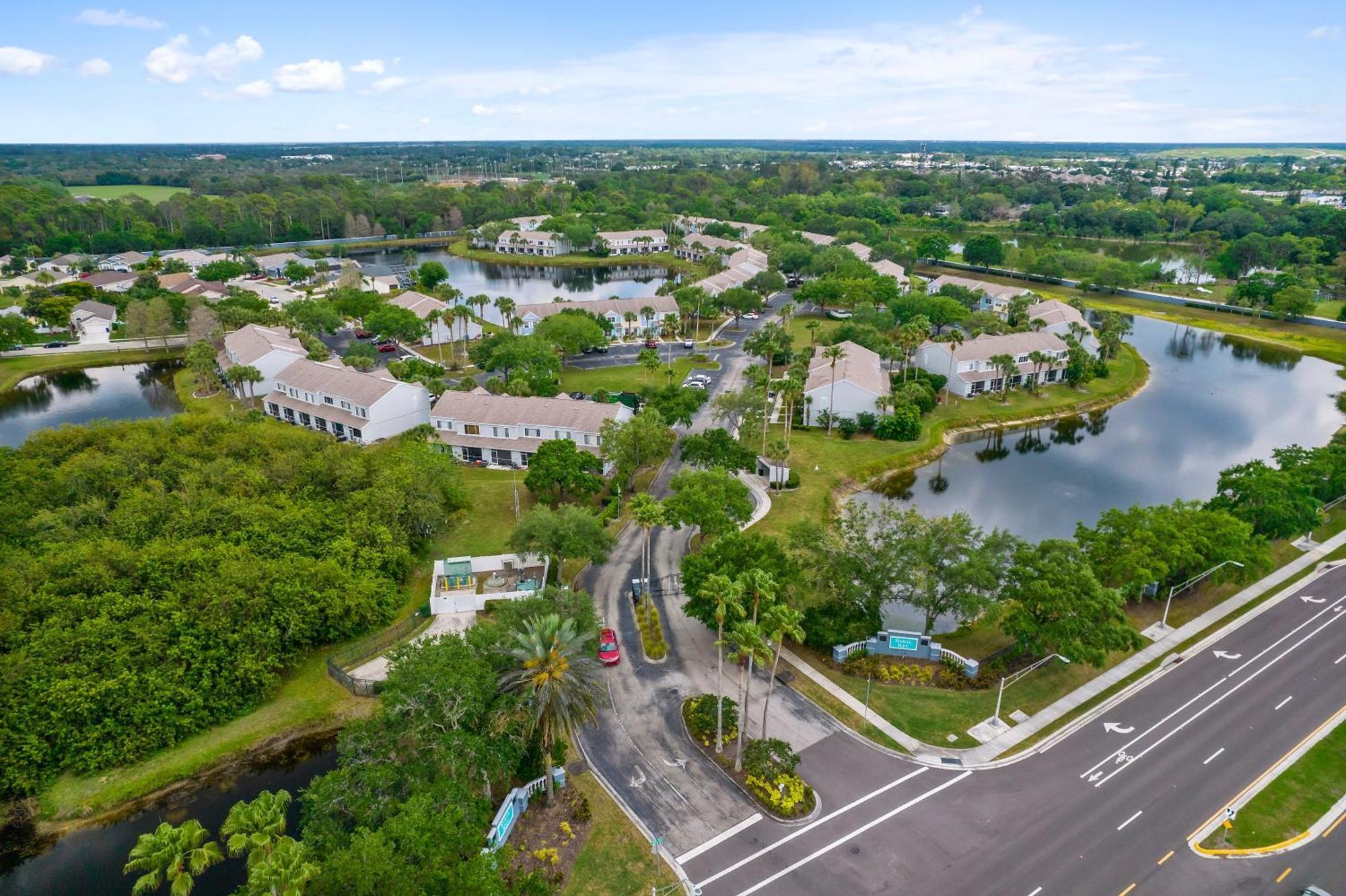 Cappy Hour! Lakefront Townhome With Backyard Paradise And Amazing Community Amenities! Holiday home