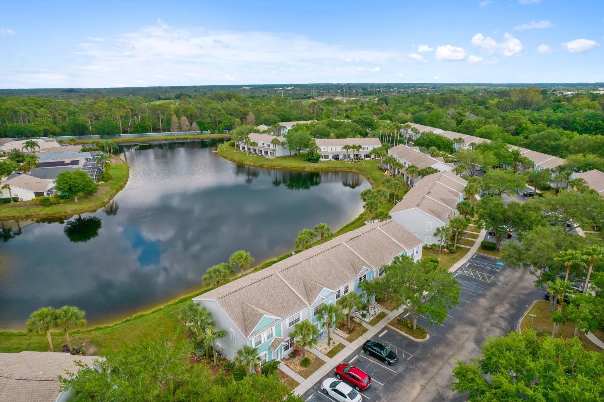 Cappy Hour! Lakefront Townhome With Backyard Paradise And Amazing Community Amenities!