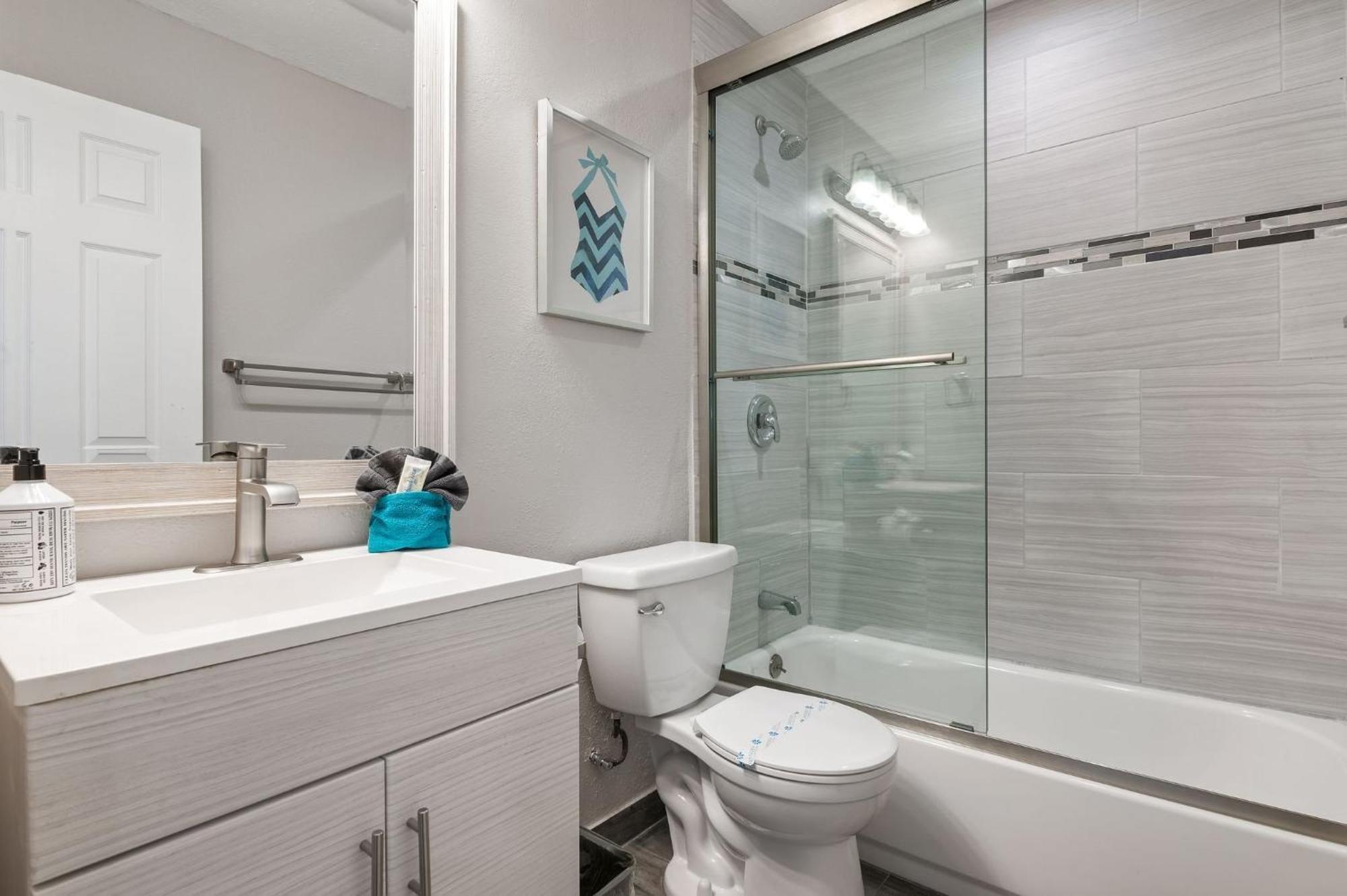 Cape Vista Getaway! Heated Pool Minutes Away From Anna Maria With Grill! * Bradenton
