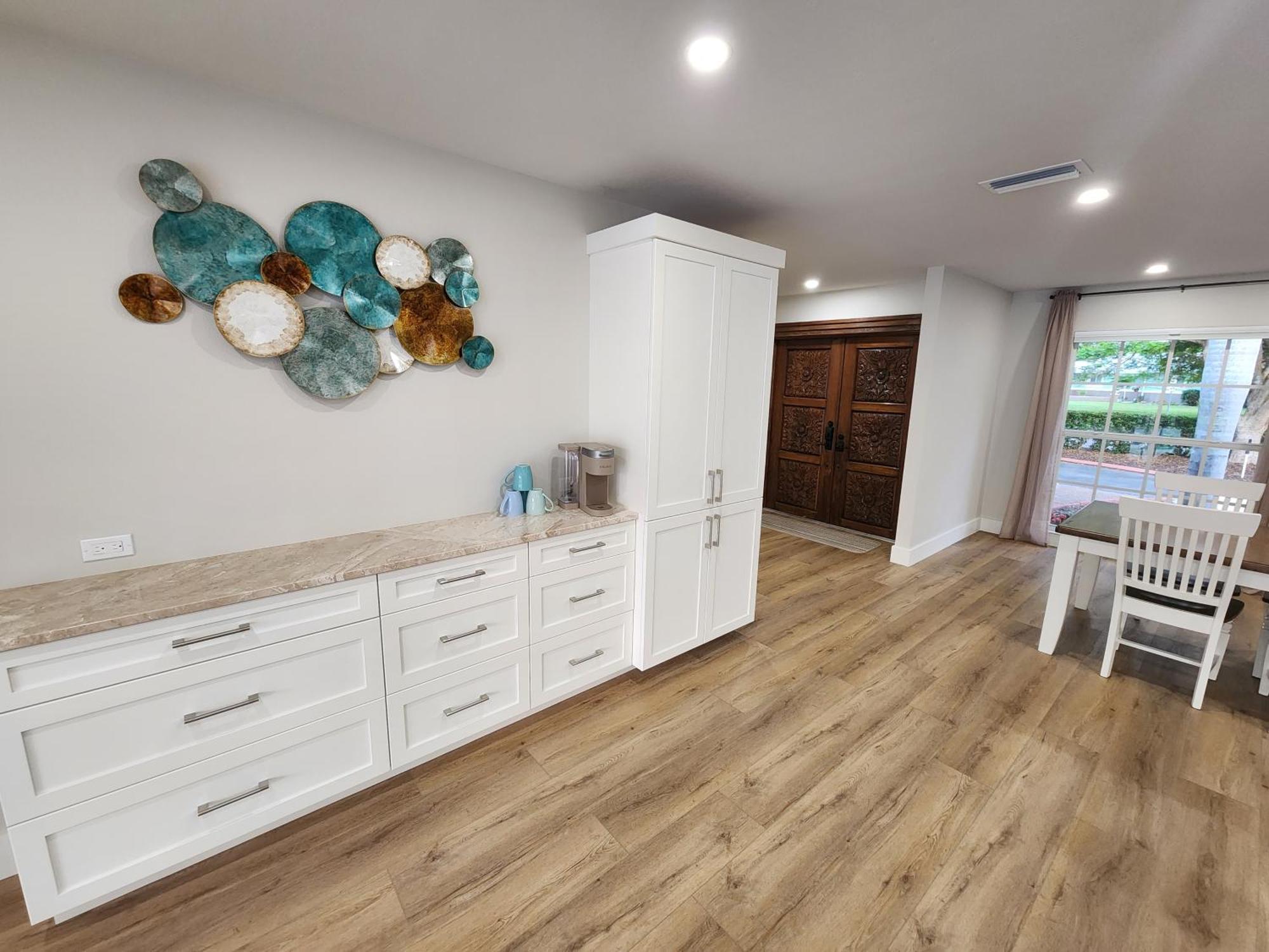75 Palms! Sleeps 23! Luxury 1 Acre Lot Pool And Spa, Putting & Game Room! Holiday home Bradenton
