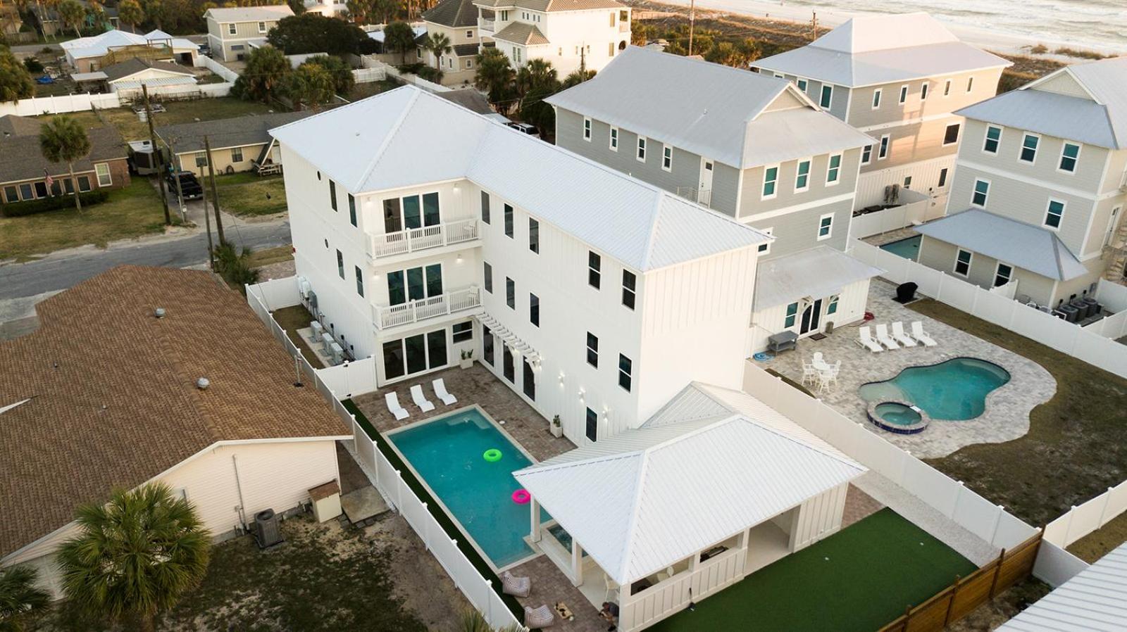 Villa The Taj Of The Gulf! Luxury Mansion! Sleeps 37, Private Pool & Hot Tub, Putting Golf Panama City Beach