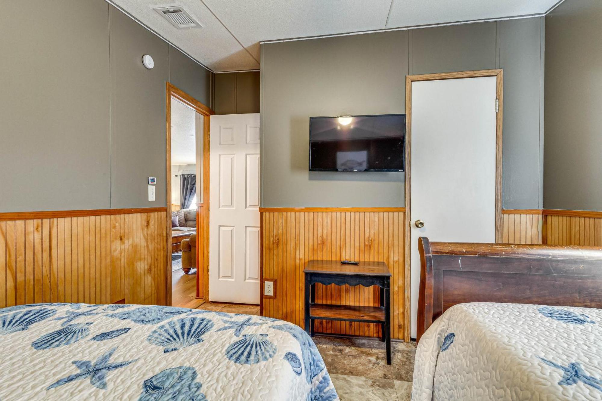 With Private Dock - 7 Mi To Beaches