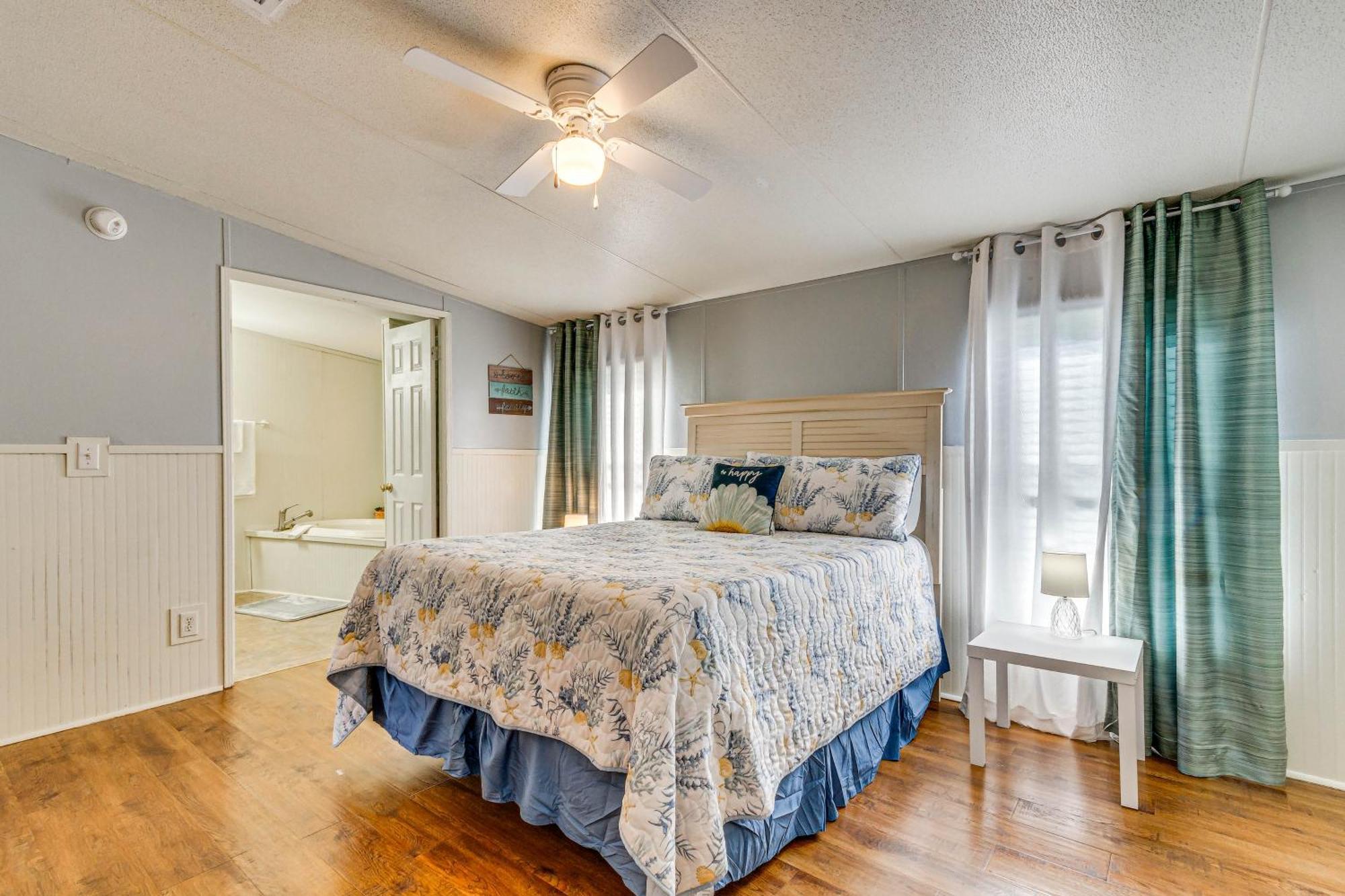 With Private Dock - 7 Mi To Beaches * Pensacola