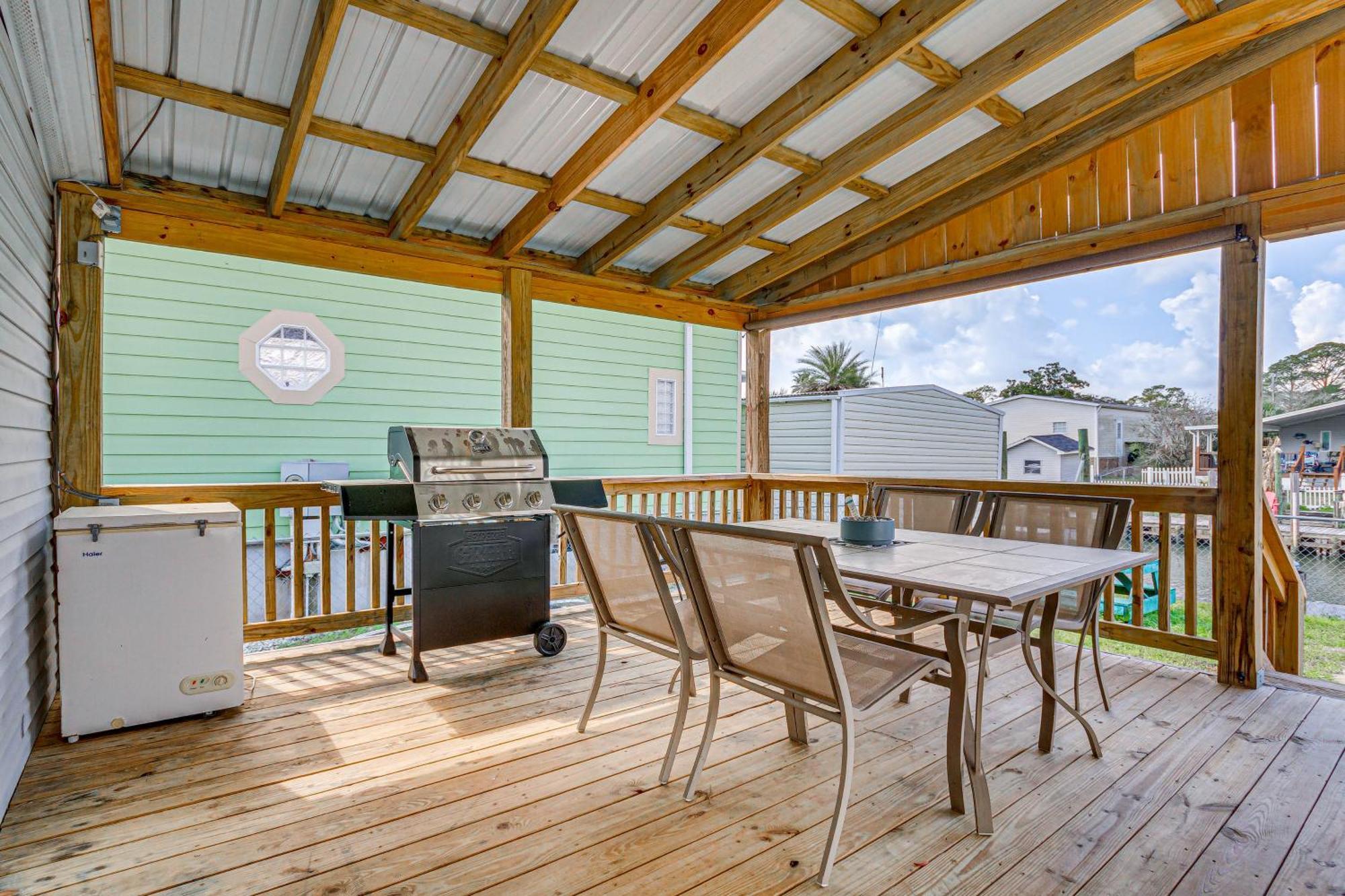 With Private Dock - 7 Mi To Beaches * Pensacola