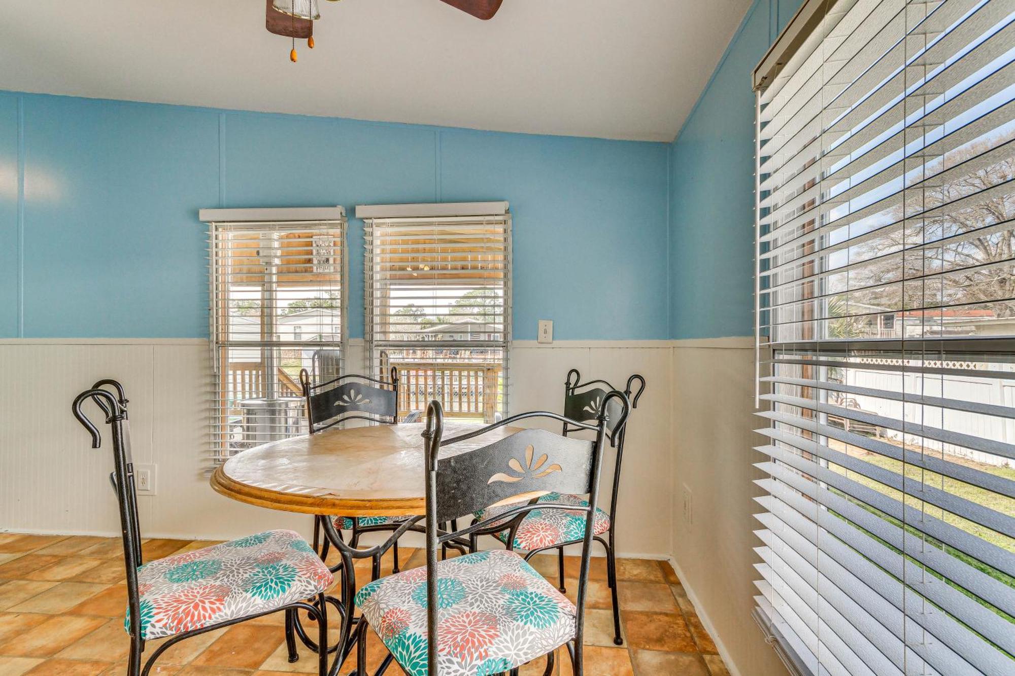 With Private Dock - 7 Mi To Beaches Holiday home Pensacola