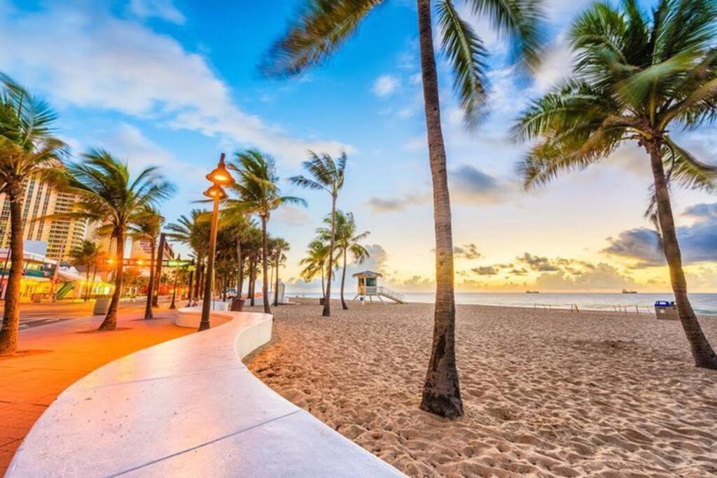 Waterfront Tropical Oasis, Htd Pool-hottub-kayaks Fort Lauderdale