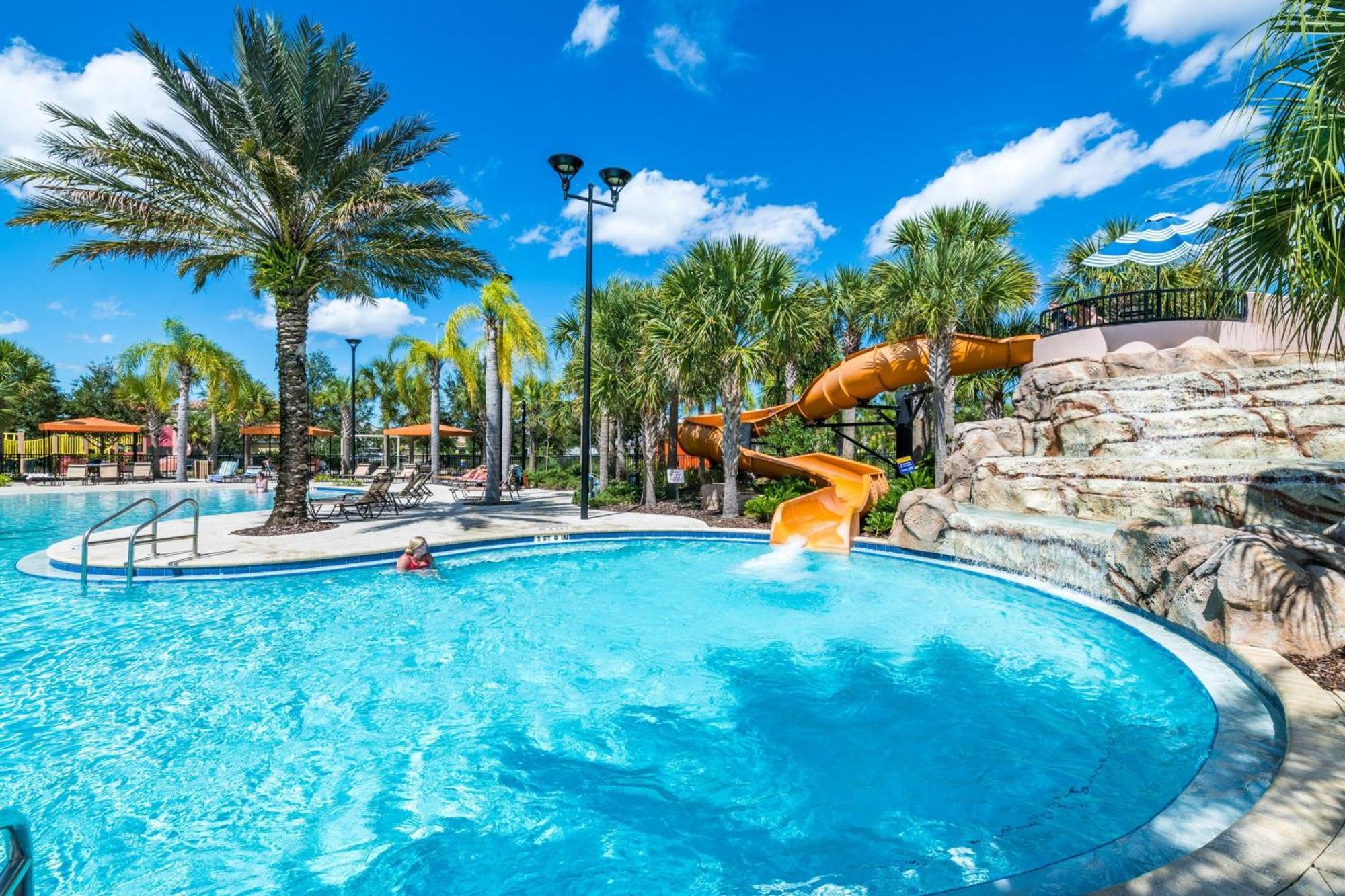 Solterra Family Oasis Getaway. 5553 Holiday home *