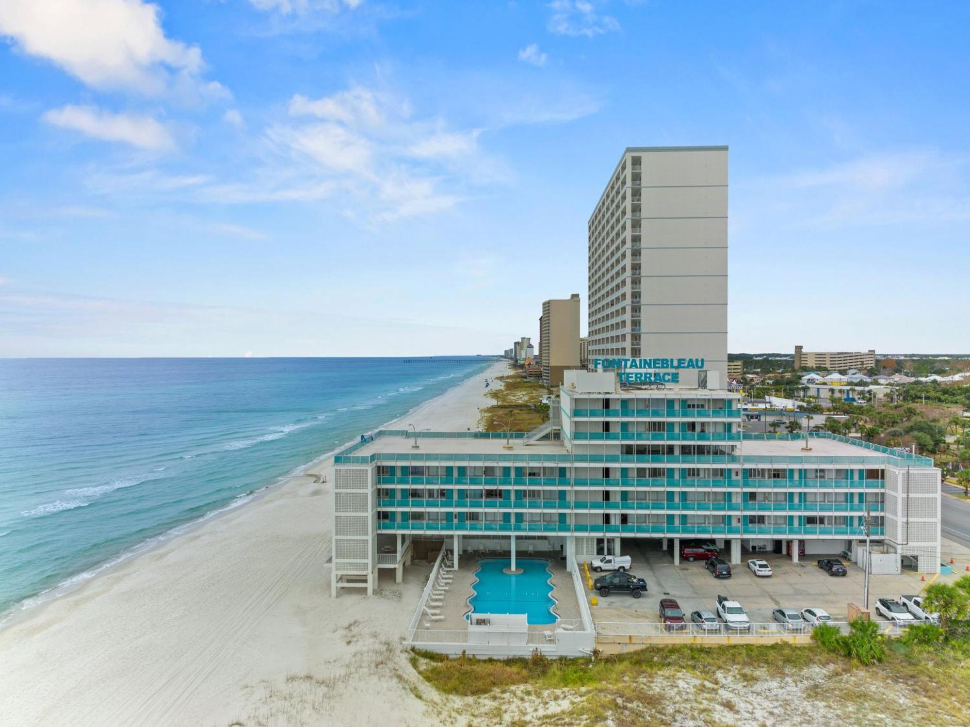 Coastal Vibes At Fontainebleau Terrace #401 By Nautical Holiday home