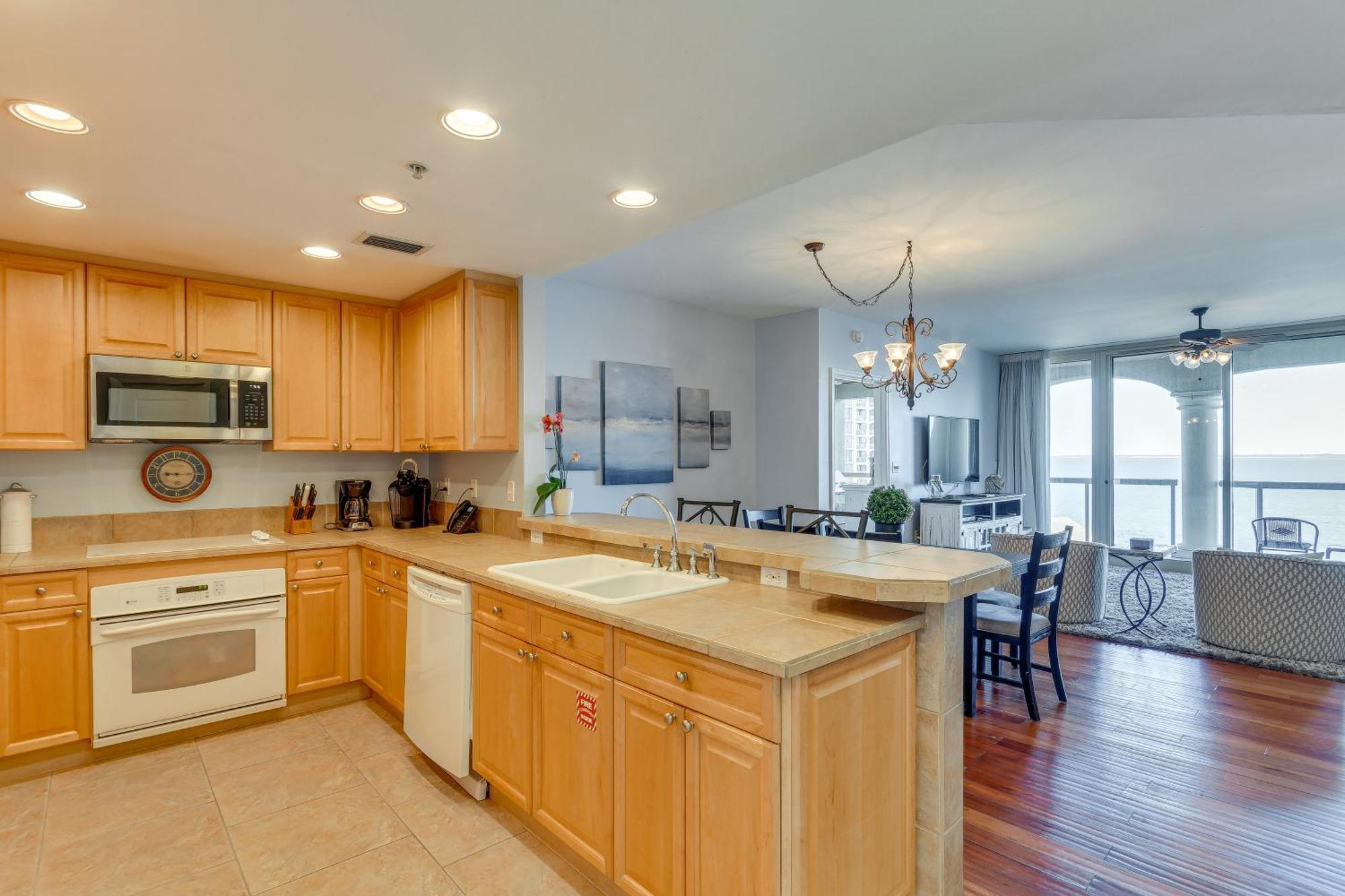 Florida Walk To Pensacola Beach! Apartment Gulf Breeze