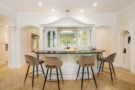 Las Olas Luxury Mediterranean Waterfront Mansion * Fort Lauderdale