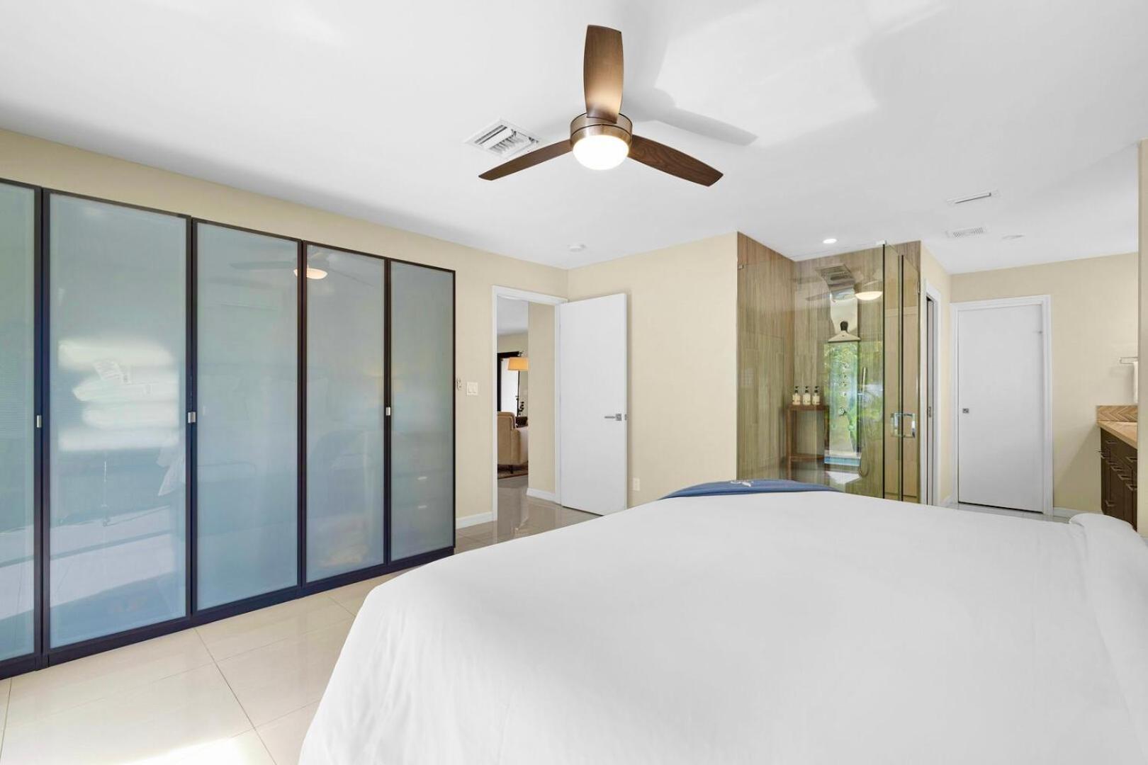 Holiday home Relax In Luxury - 3 Bed, 2 Bath Oasis With Pool *