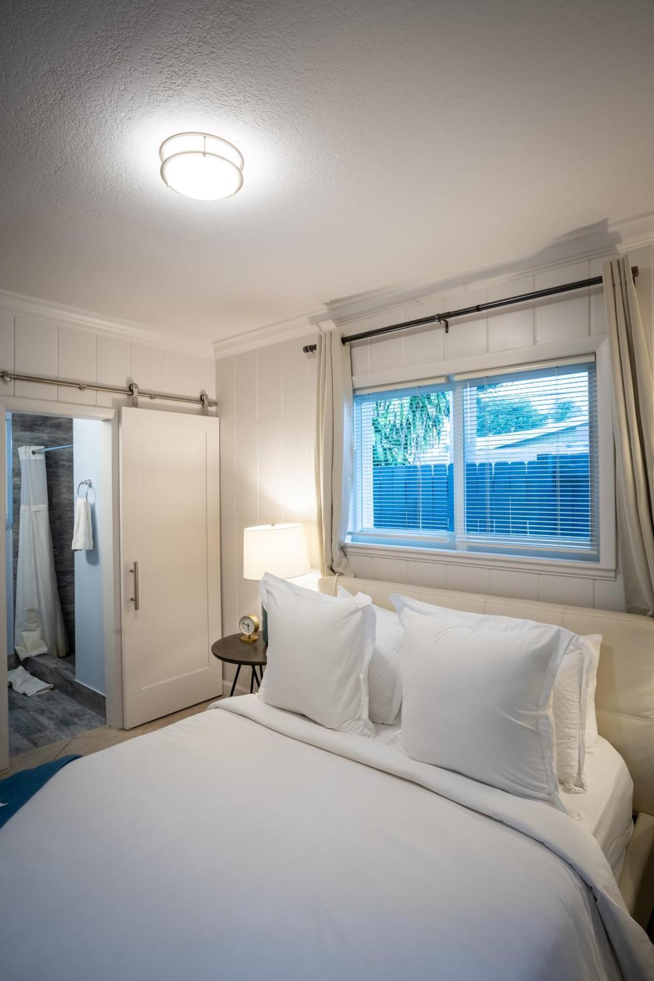 Walk To Wilton Drive - Spacious & Quiet #1
