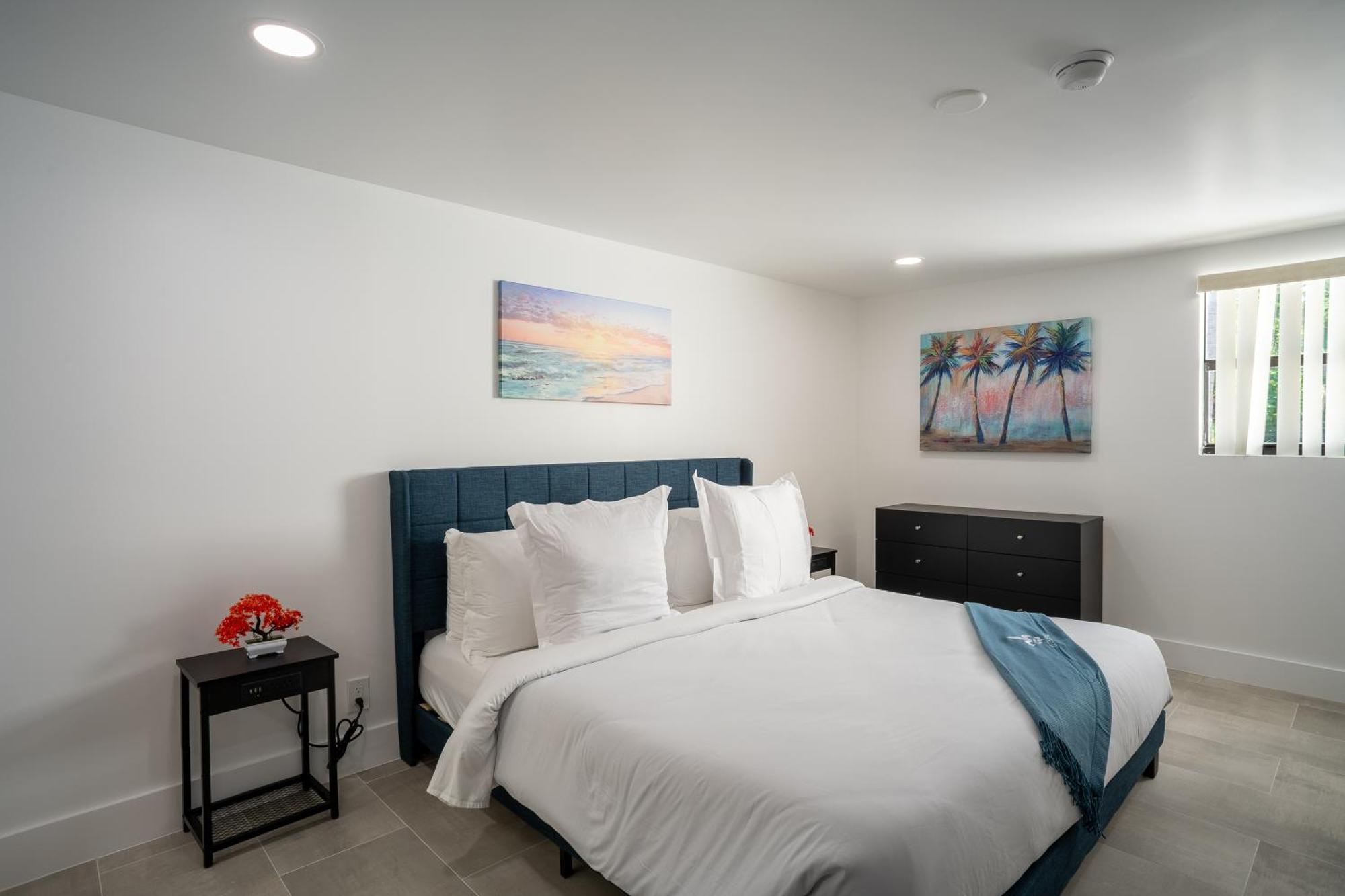 Spacious 3br 2 Baths Amazing Pool Area! *
