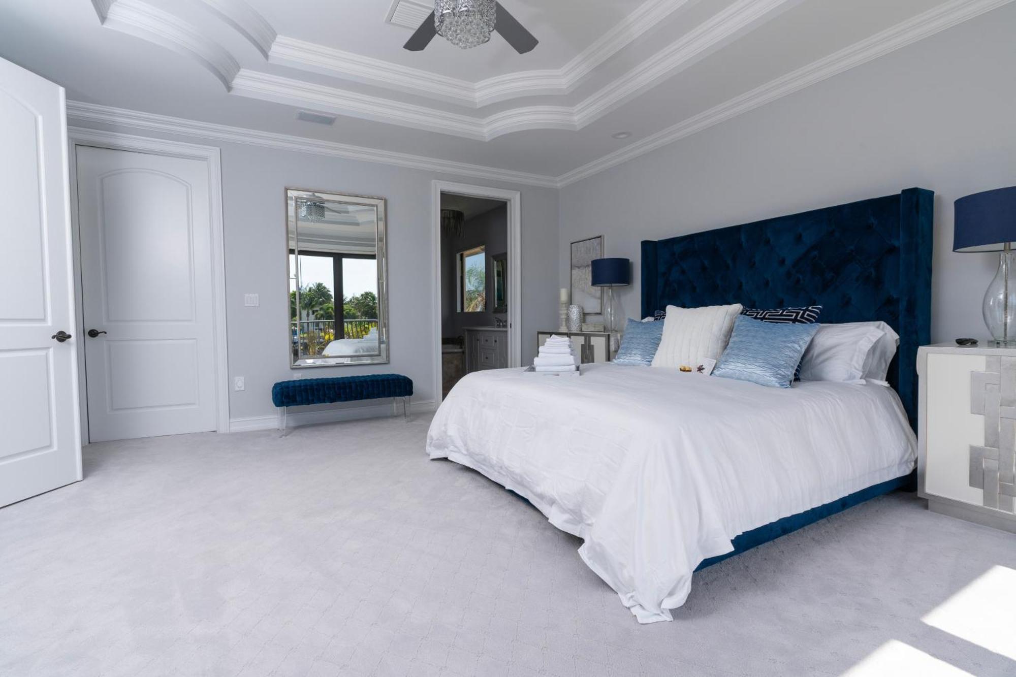 5 Bedroom Luxe On Deep Water Intracoastal Holiday home *