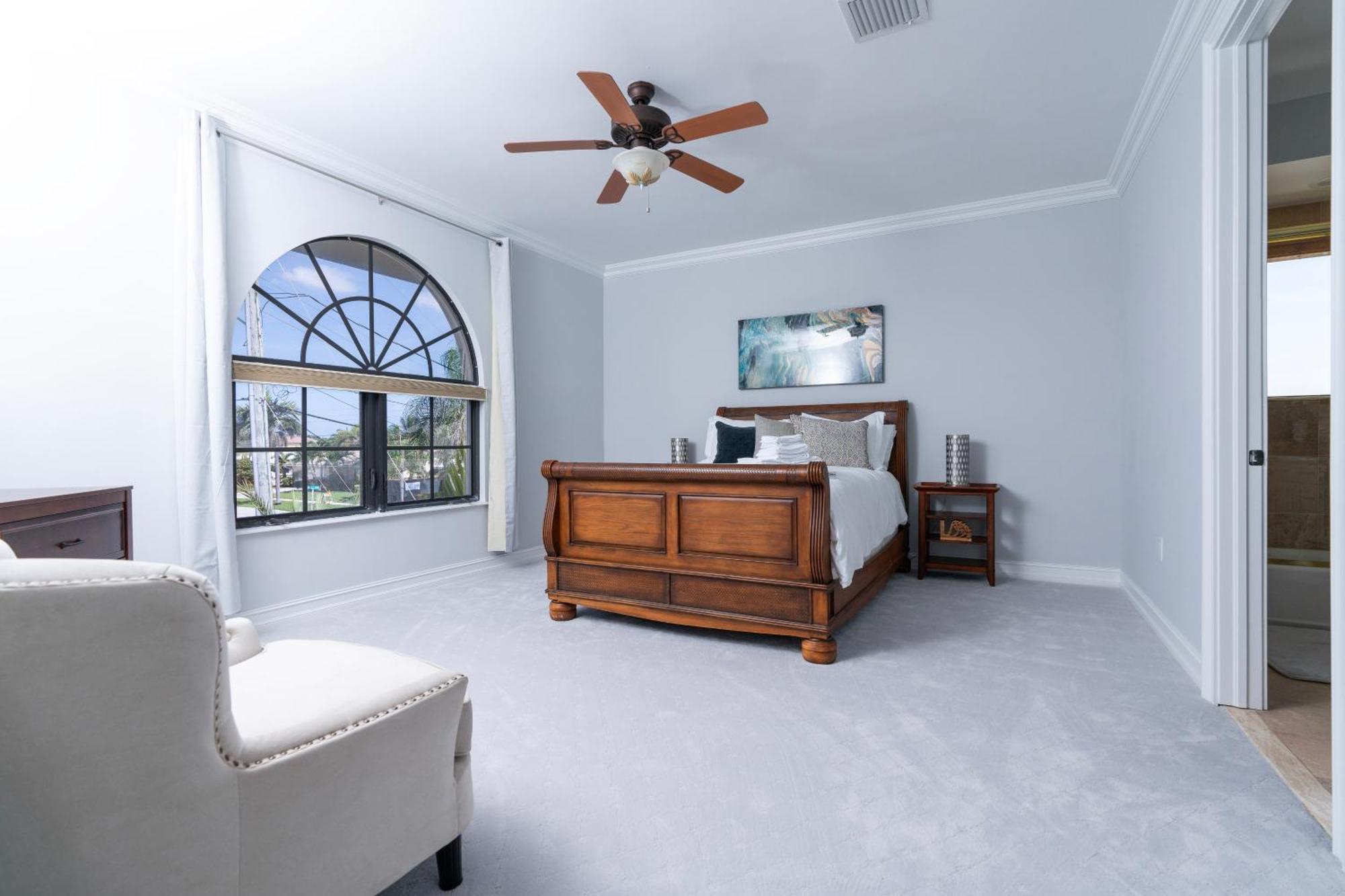 Holiday home 5 Bedroom Luxe On Deep Water Intracoastal *