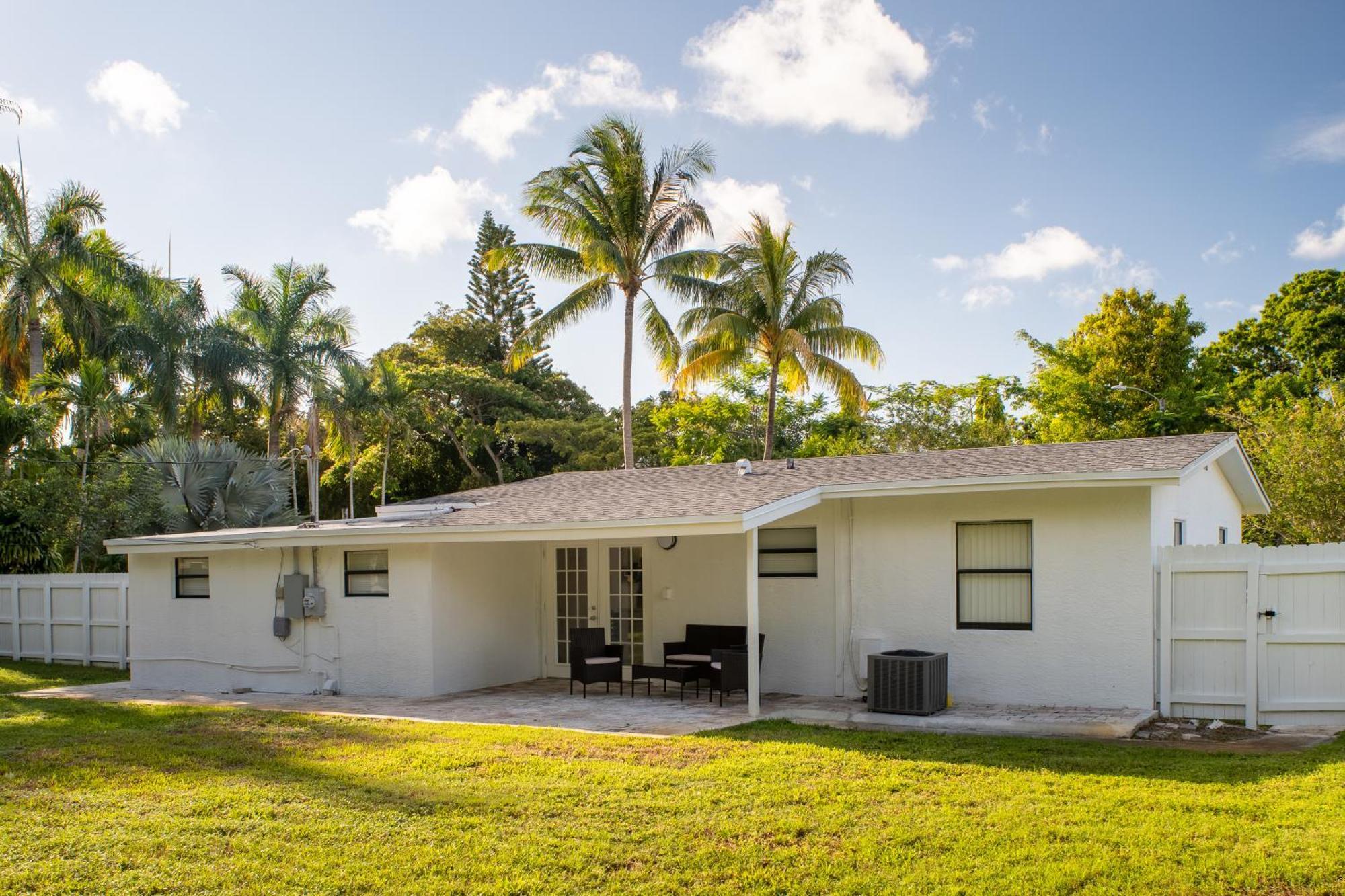Holiday home Spacious 3br 2 Baths Amazing Pool Area! Fort Lauderdale