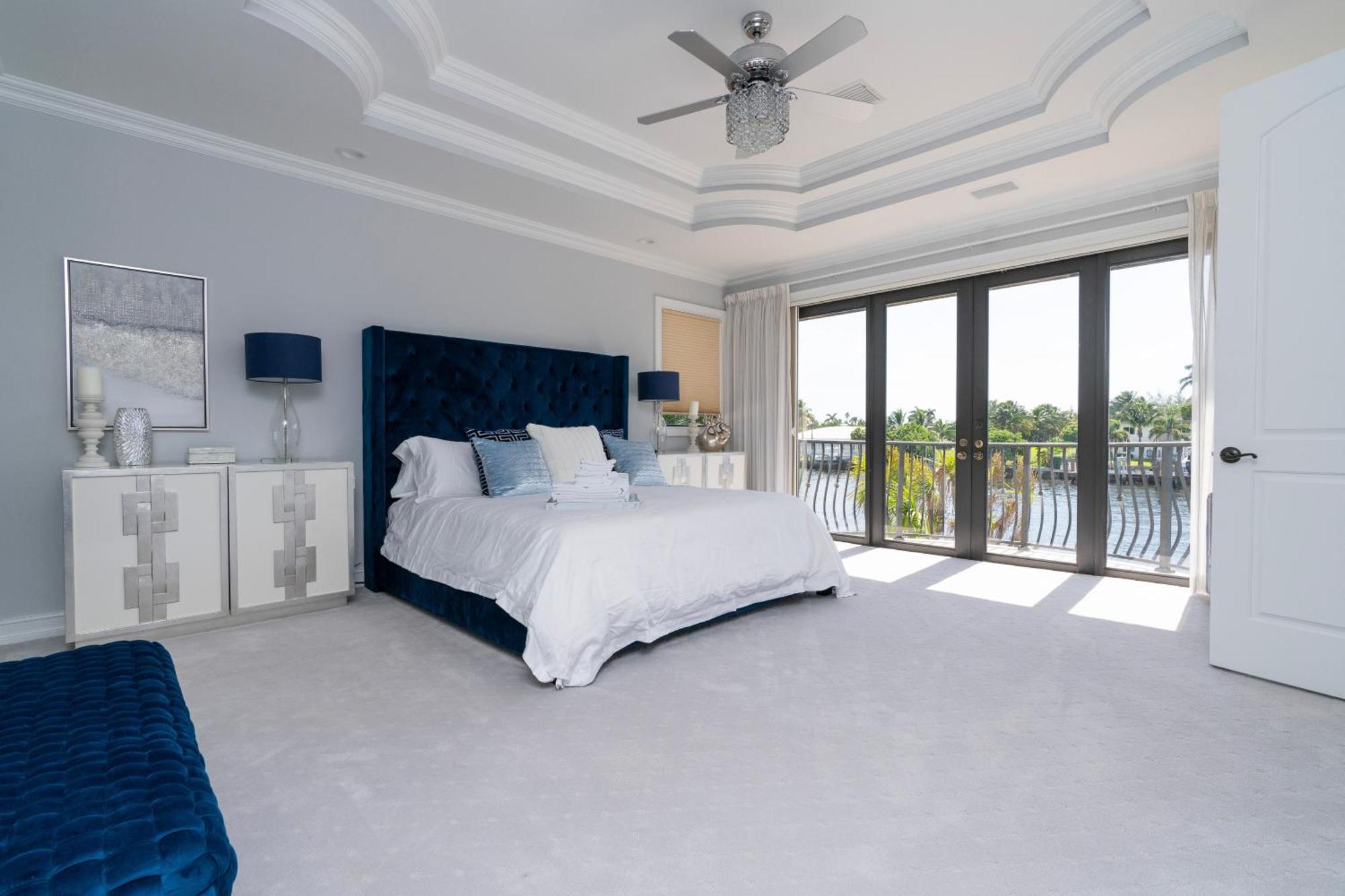 5 Bedroom Luxe On Deep Water Intracoastal *