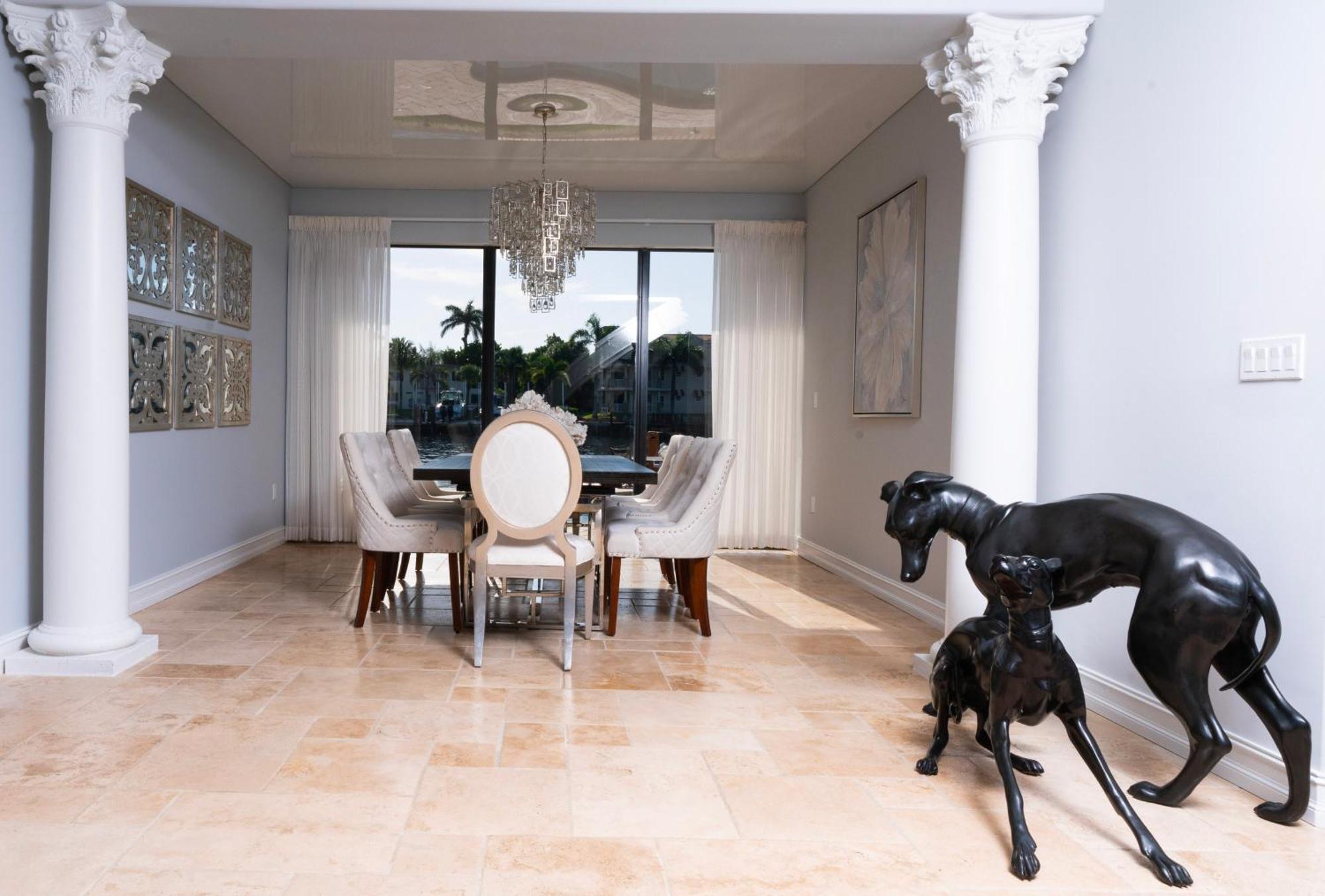 Holiday home 5 Bedroom Luxe On Deep Water Intracoastal