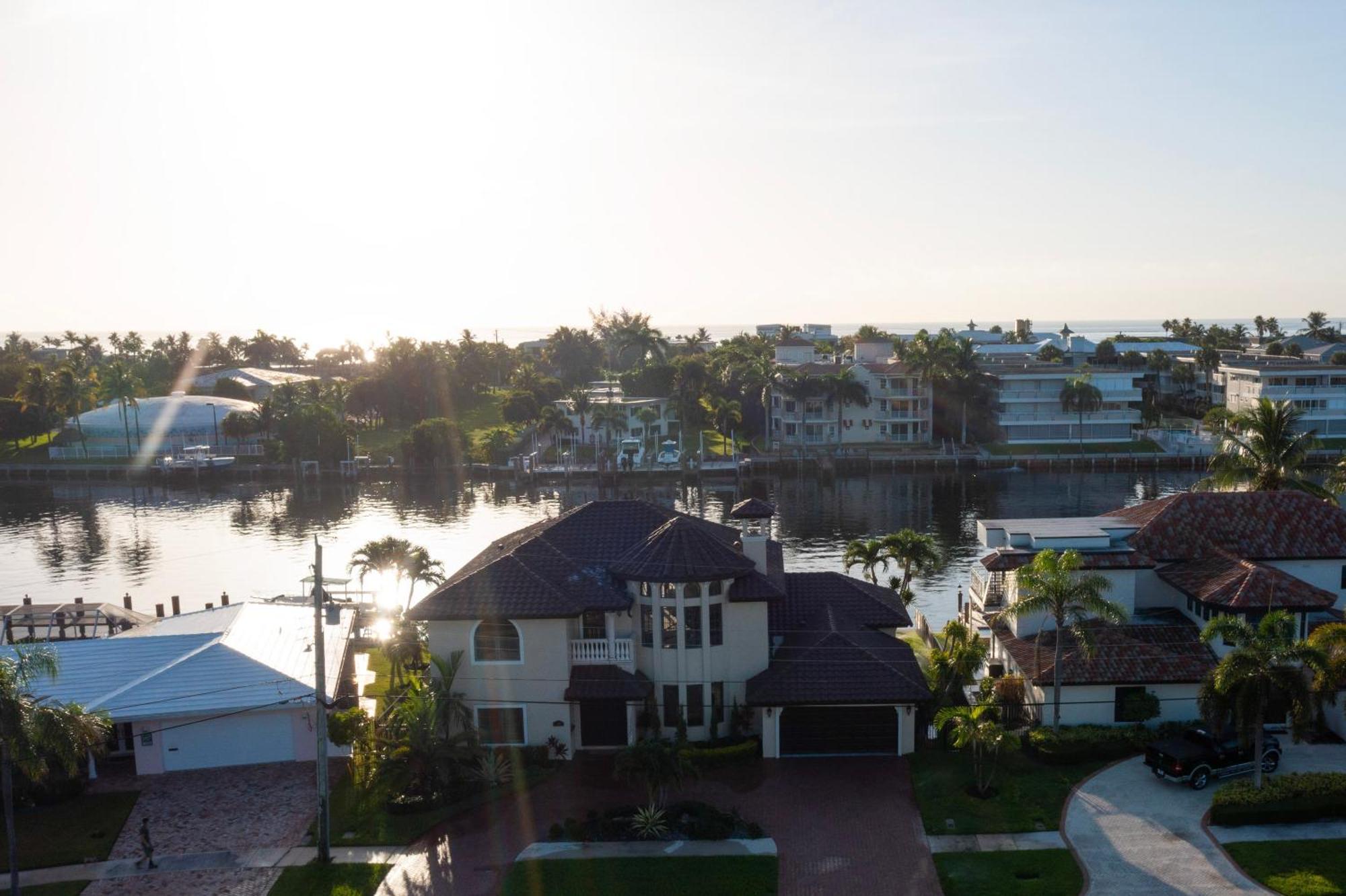 5 Bedroom Luxe On Deep Water Intracoastal * Deerfield Beach