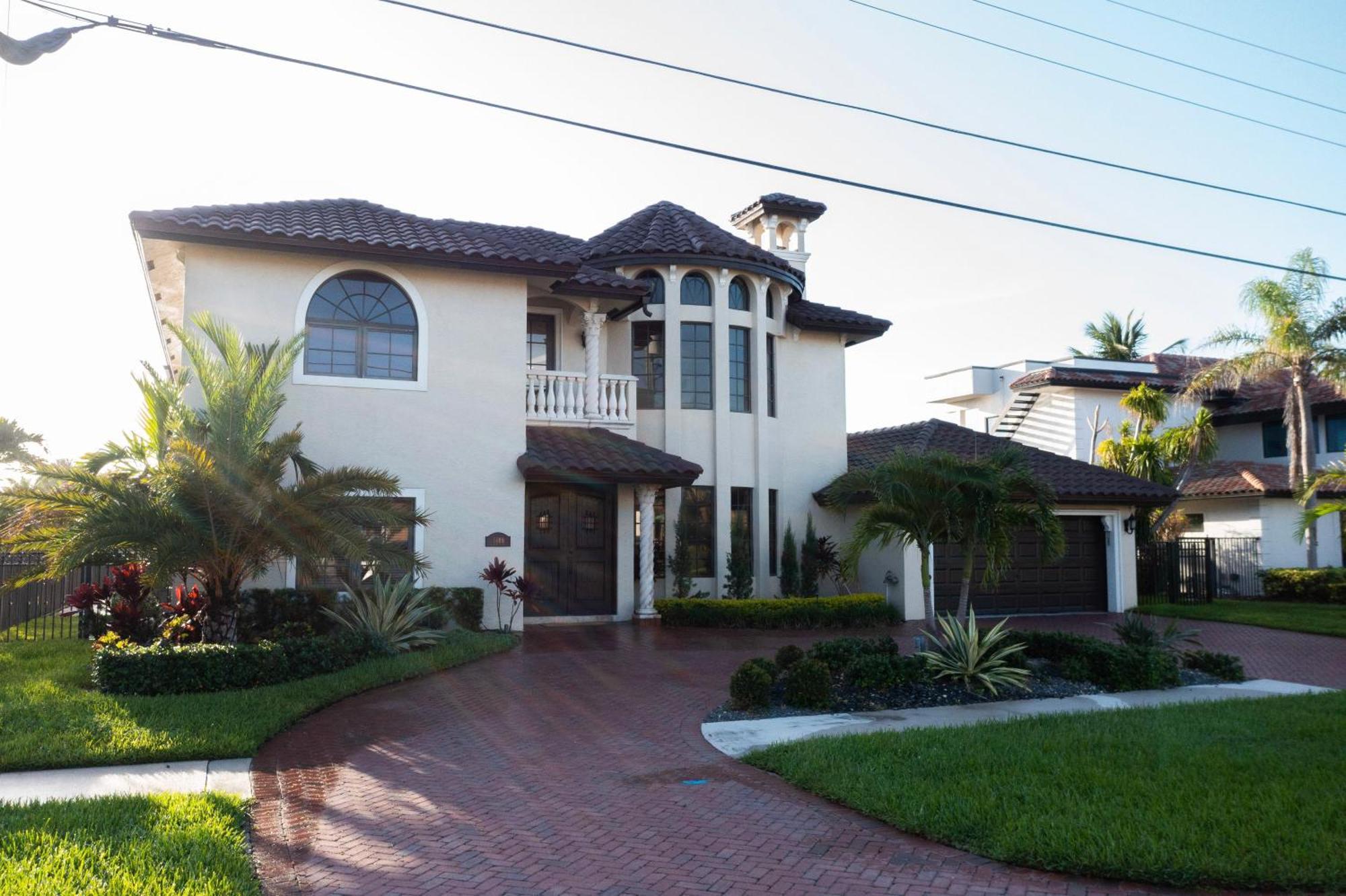 Holiday home 5 Bedroom Luxe On Deep Water Intracoastal *