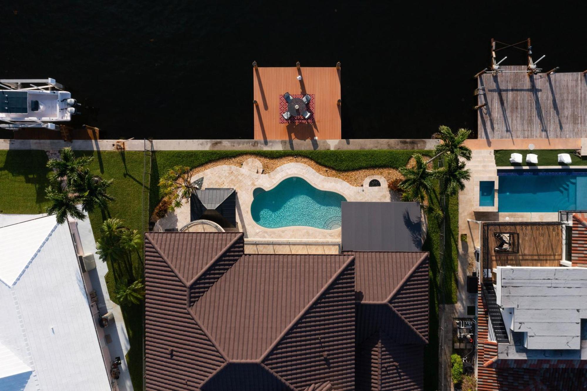 5 Bedroom Luxe On Deep Water Intracoastal Holiday home