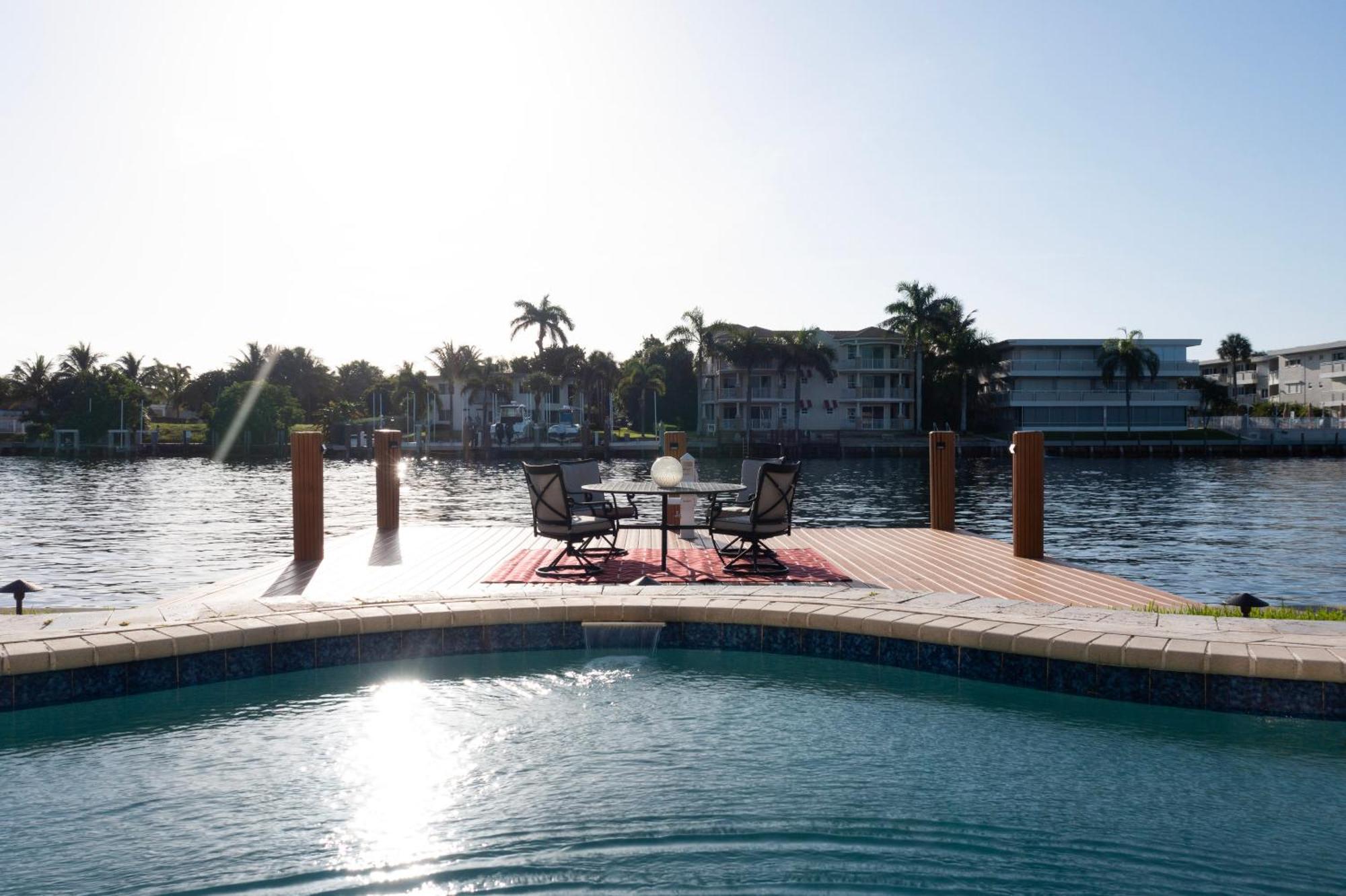 Holiday home 5 Bedroom Luxe On Deep Water Intracoastal *