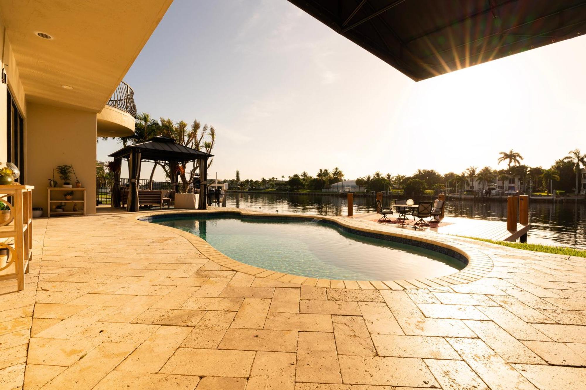5 Bedroom Luxe On Deep Water Intracoastal Holiday home Deerfield Beach