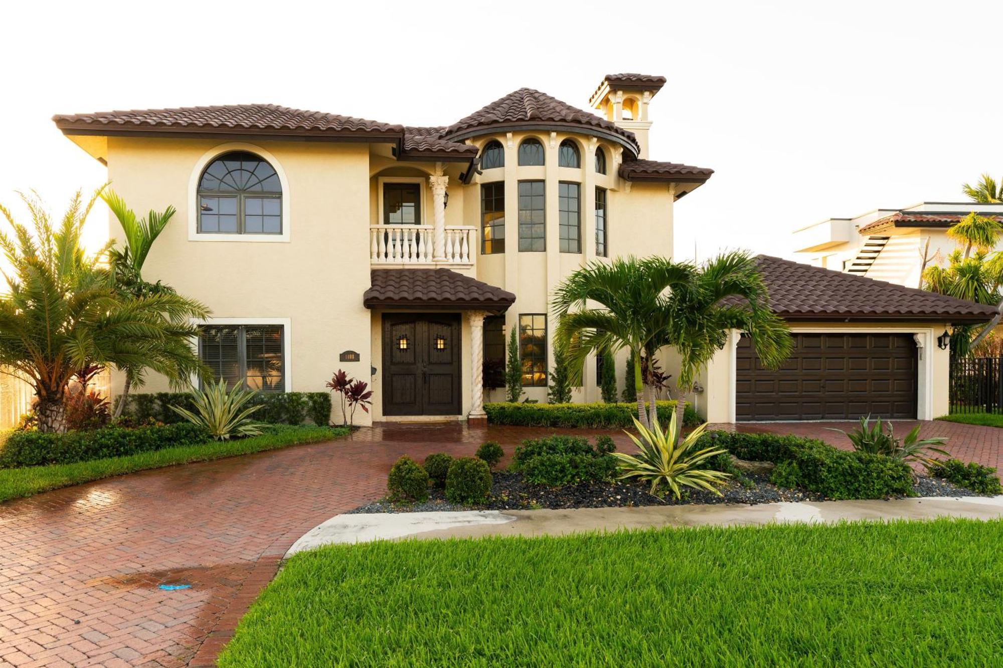 Holiday home 5 Bedroom Luxe On Deep Water Intracoastal