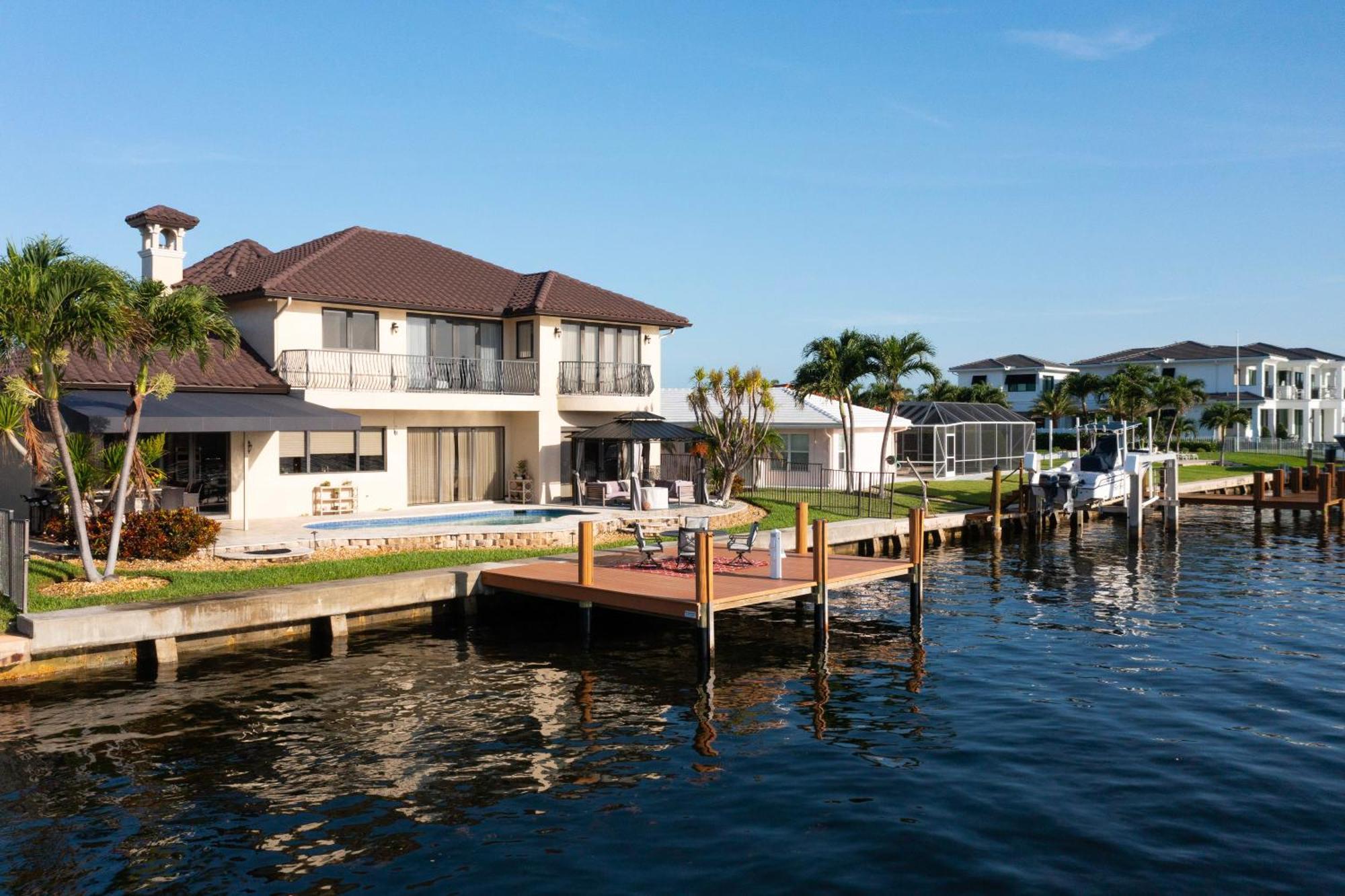 5 Bedroom Luxe On Deep Water Intracoastal *