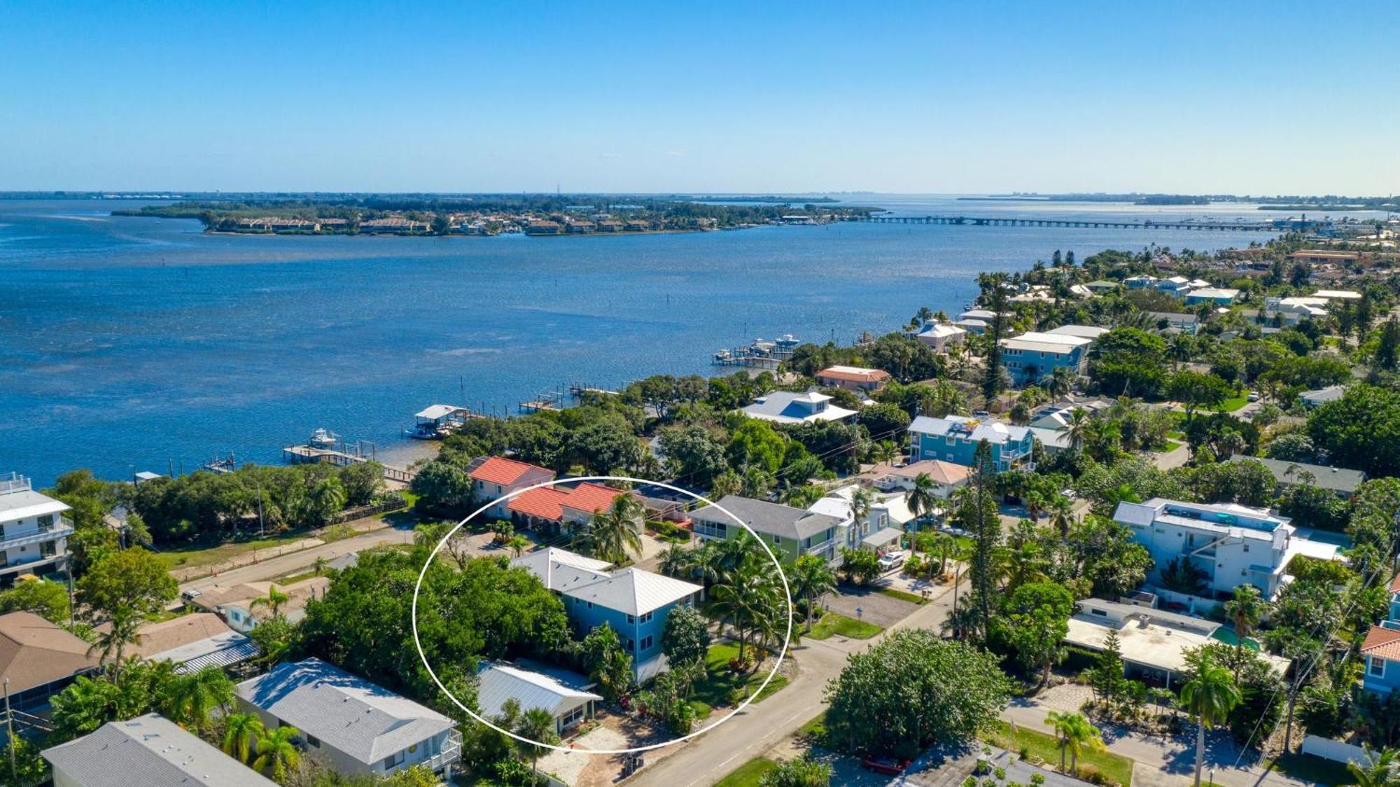 Holiday home 24th St House! 50ft To The Or The Bay! Bradenton Beach